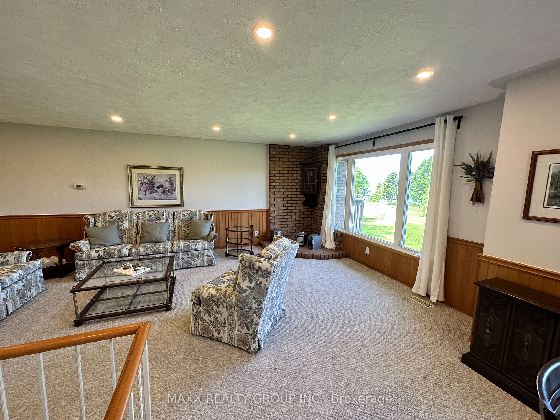 75 Bluewater Ave