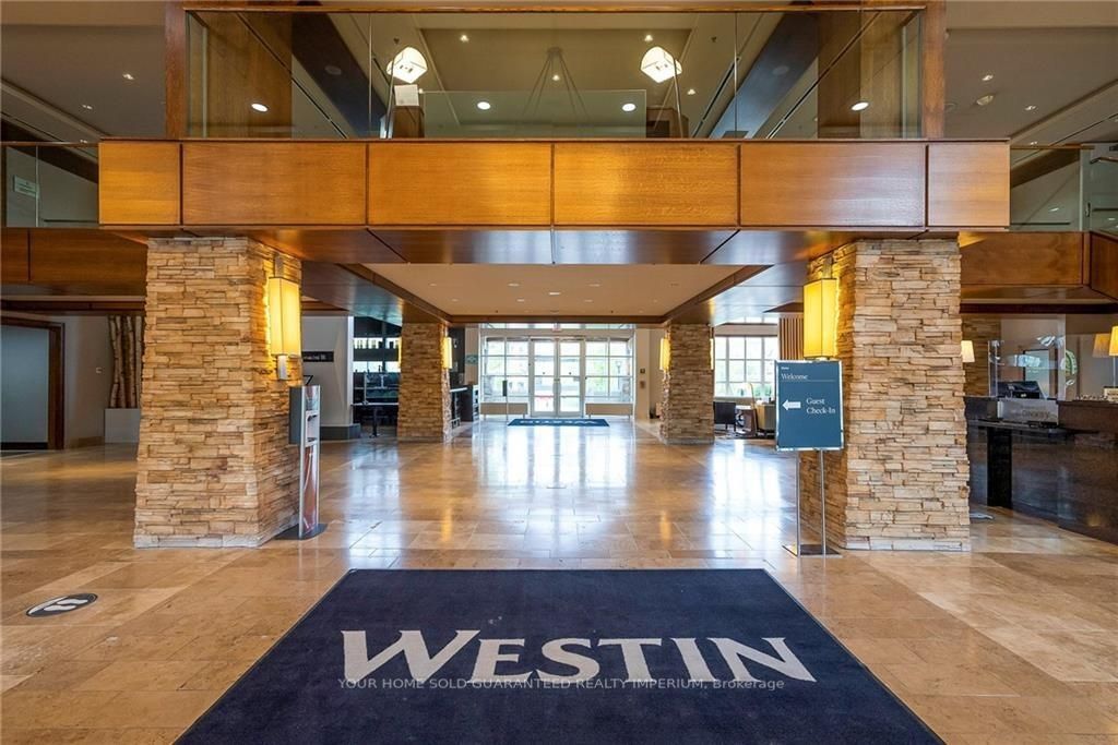 220 Gord Canning Dr, #447