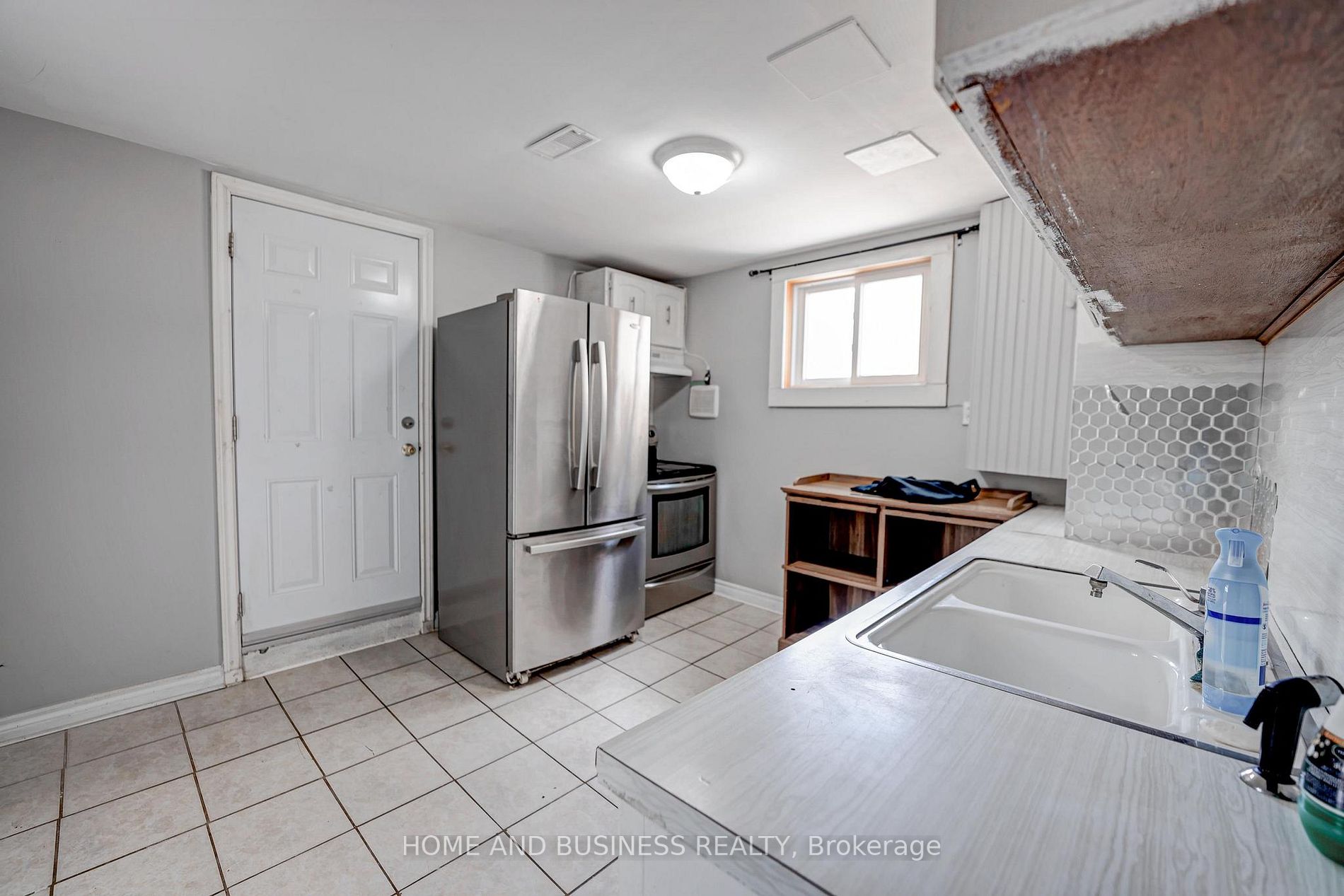 22 Newark Ave