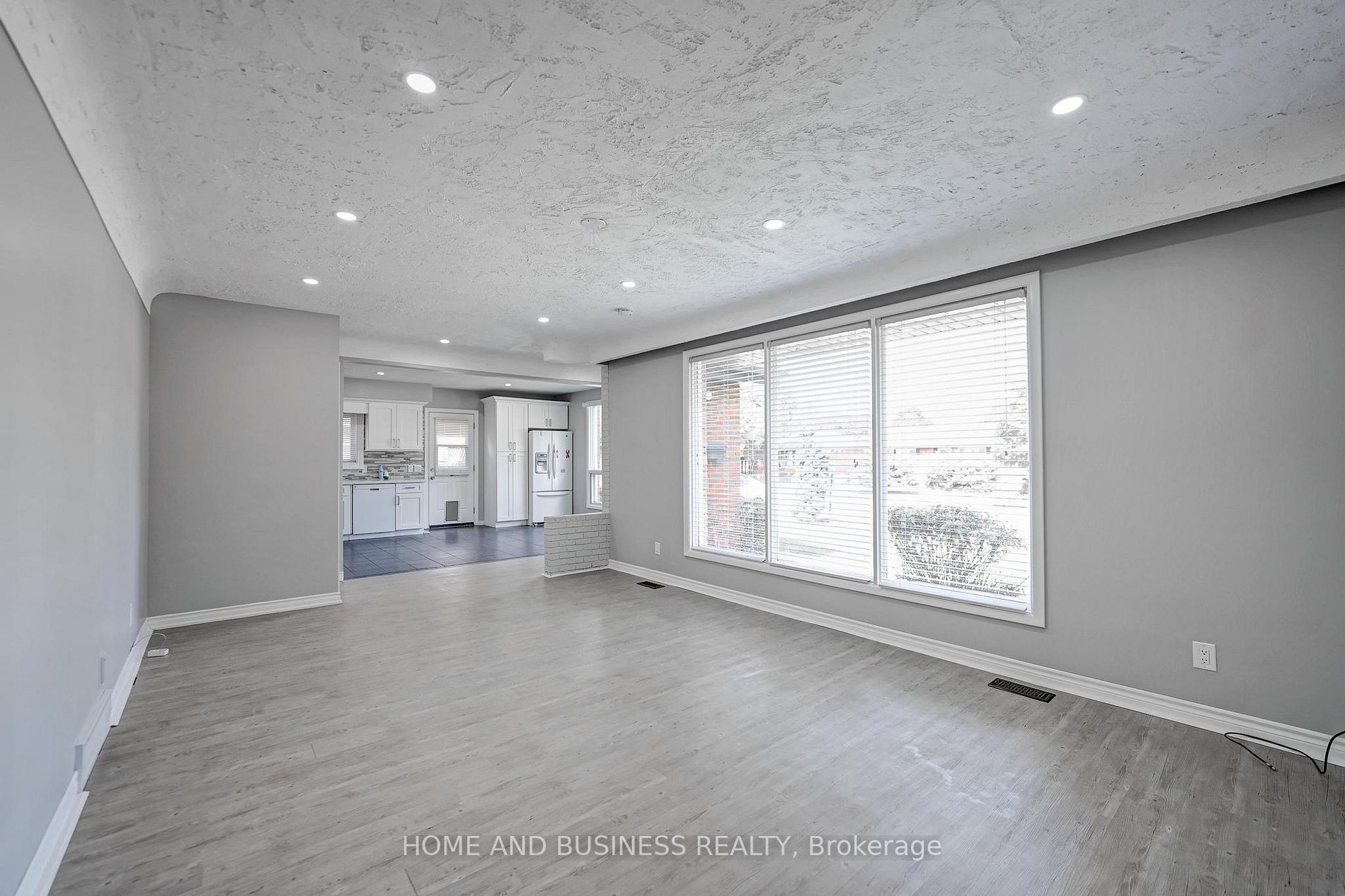 22 Newark Ave