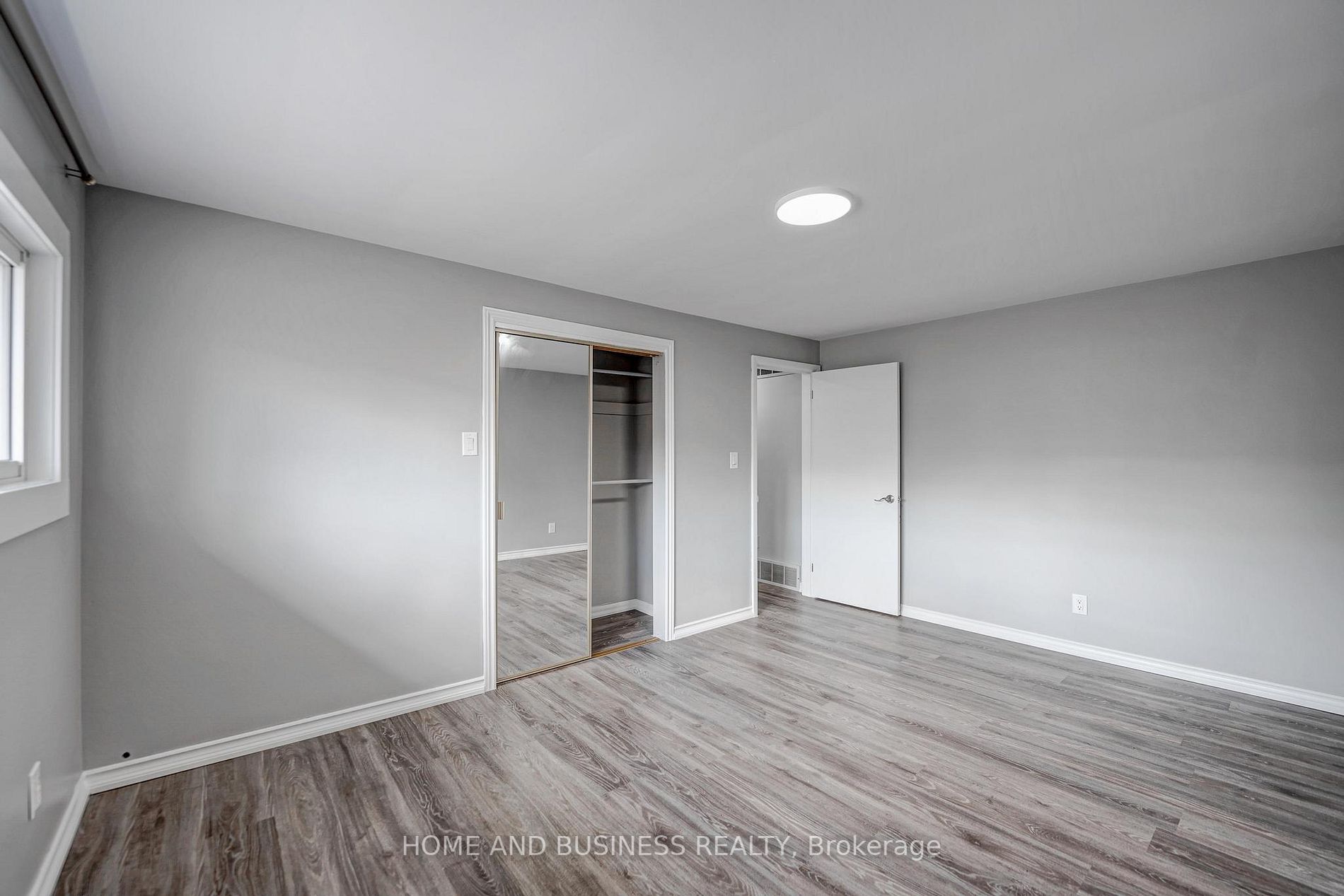 22 Newark Ave