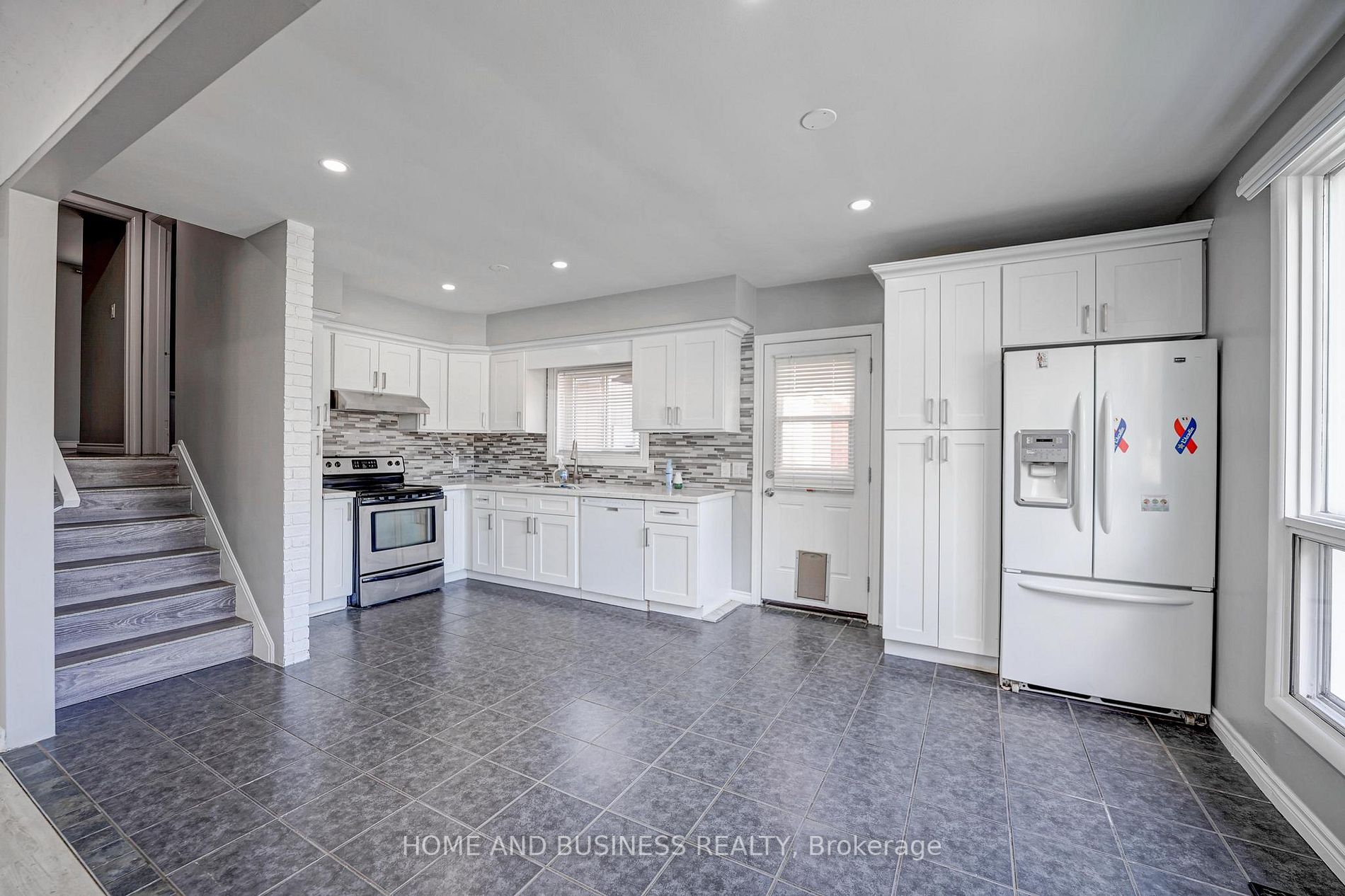 22 Newark Ave