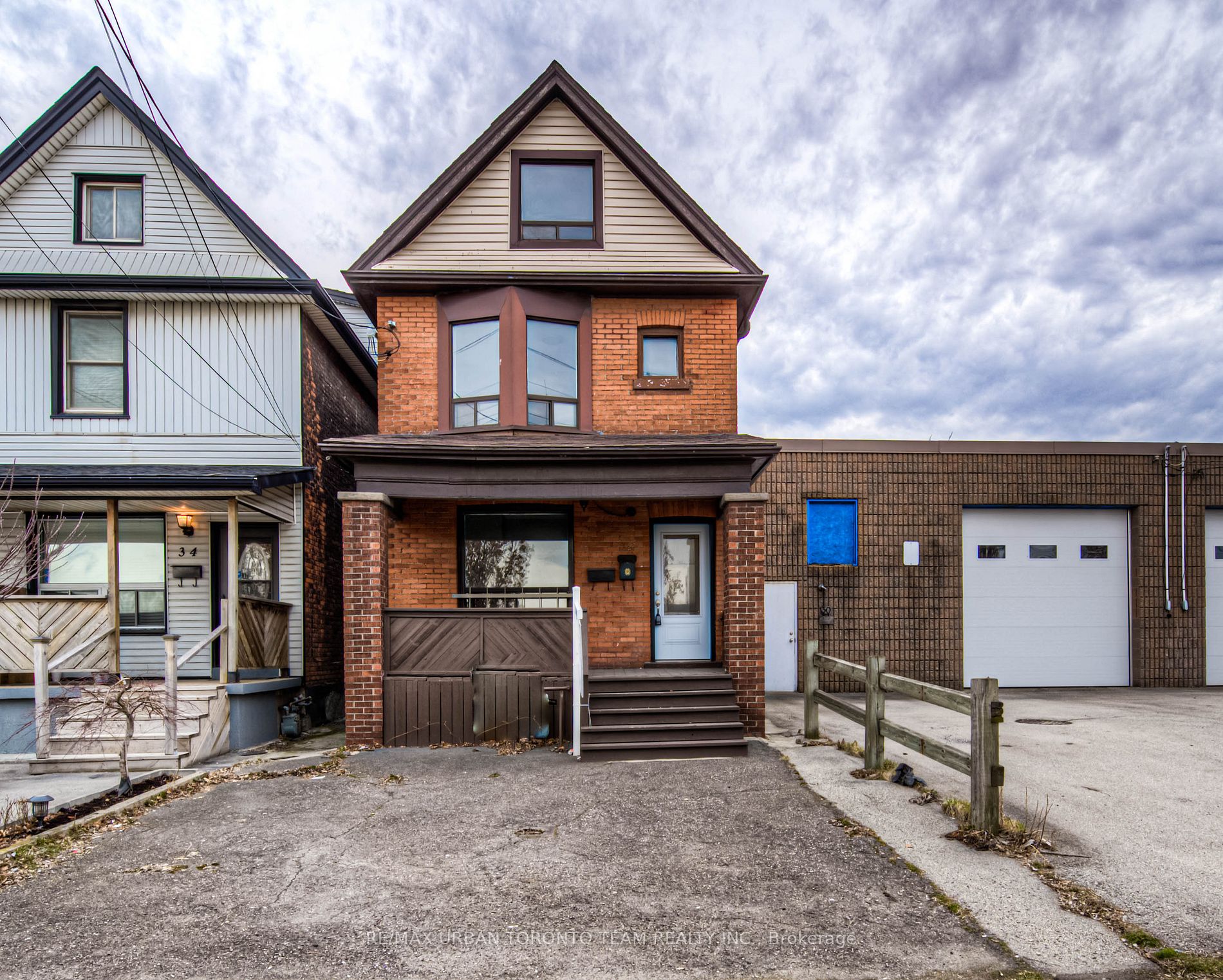 32 Lloyd St S, #Main