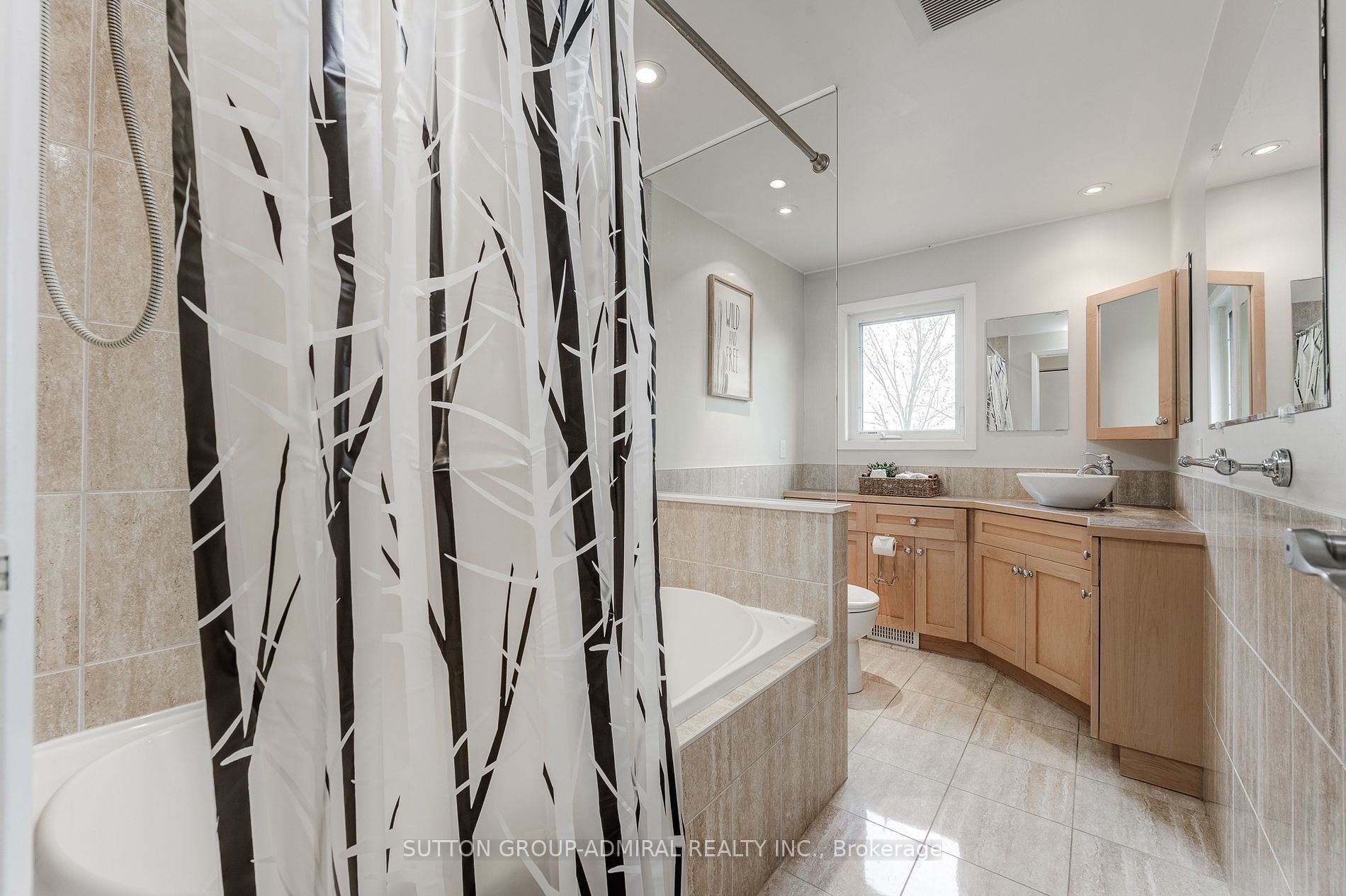 58 Pathfinder Cres