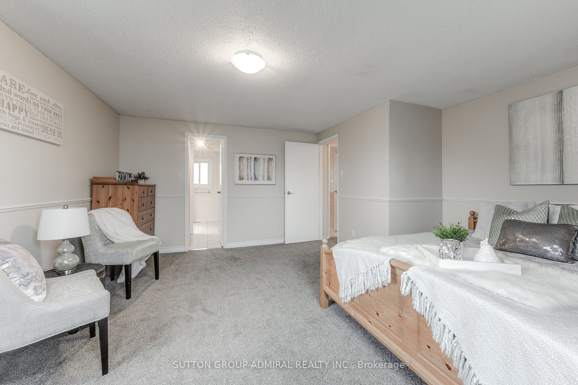 58 Pathfinder Cres