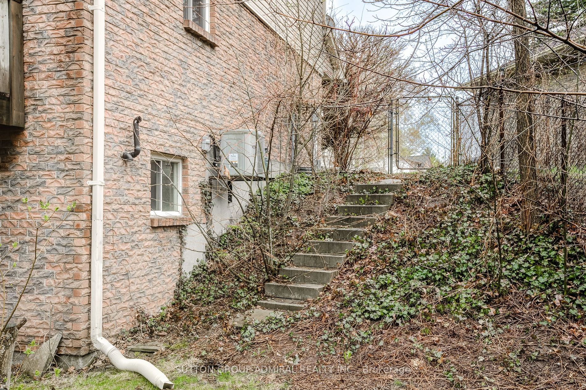 58 Pathfinder Cres