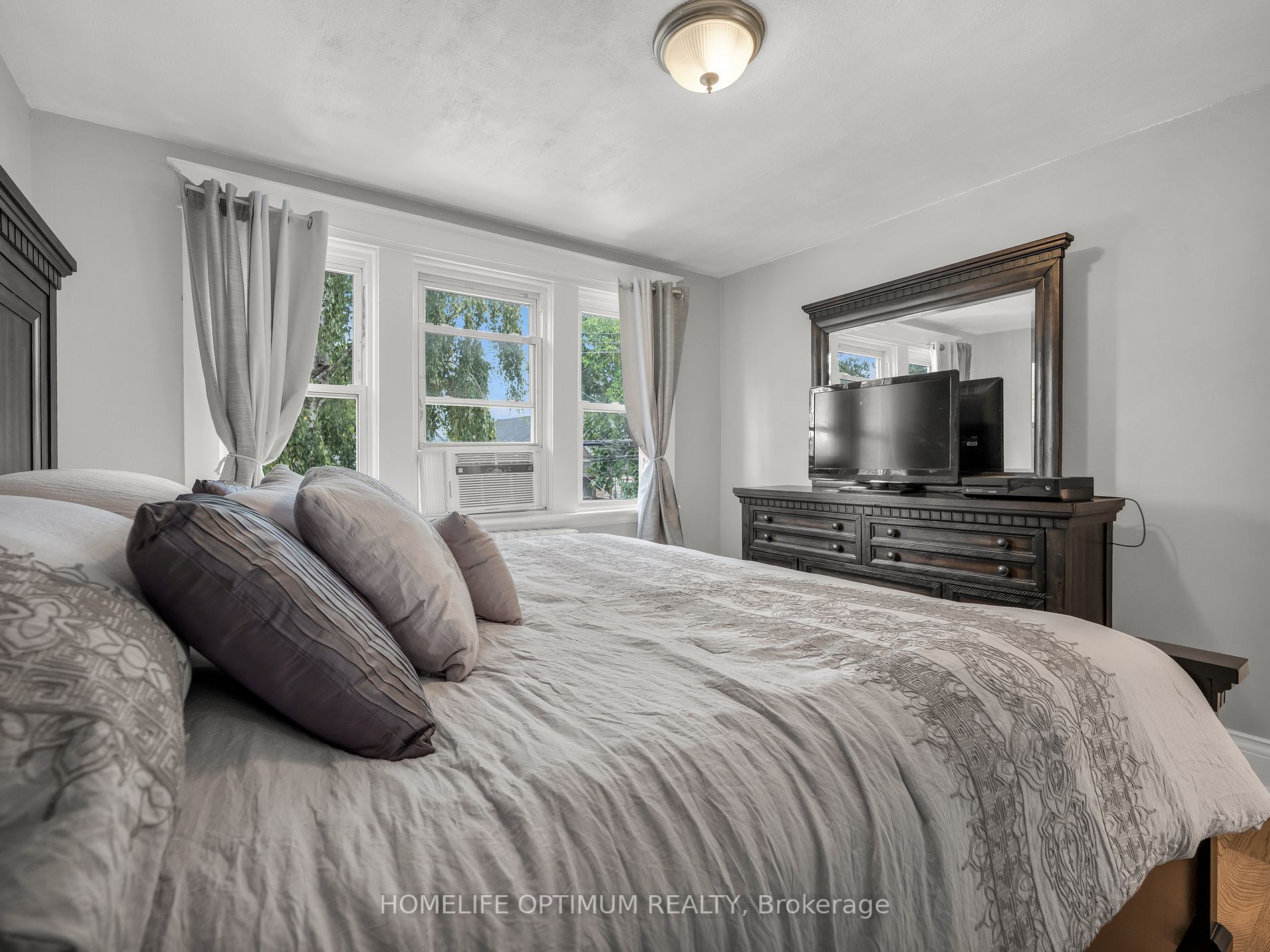 35 Bayfield Avenue