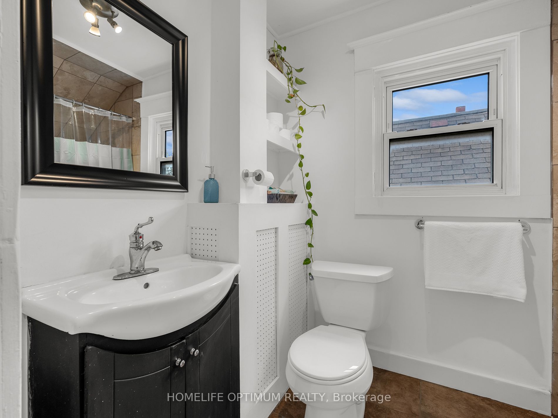 35 Bayfield Avenue