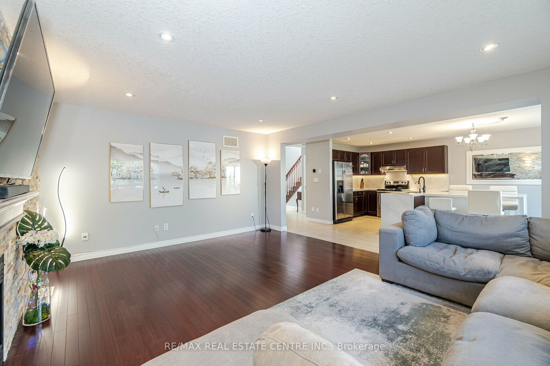 76 Bard Blvd