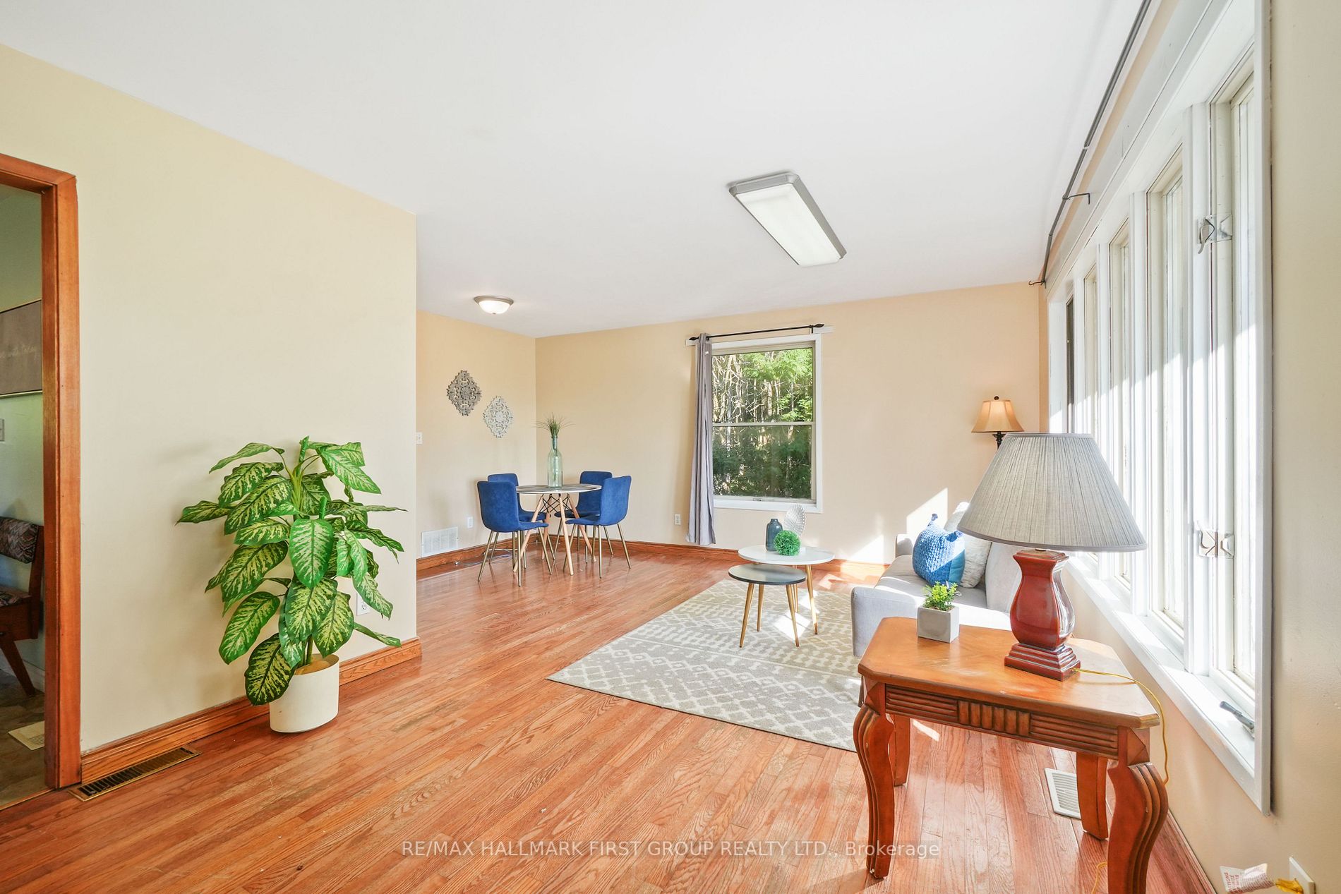 10 Croft St