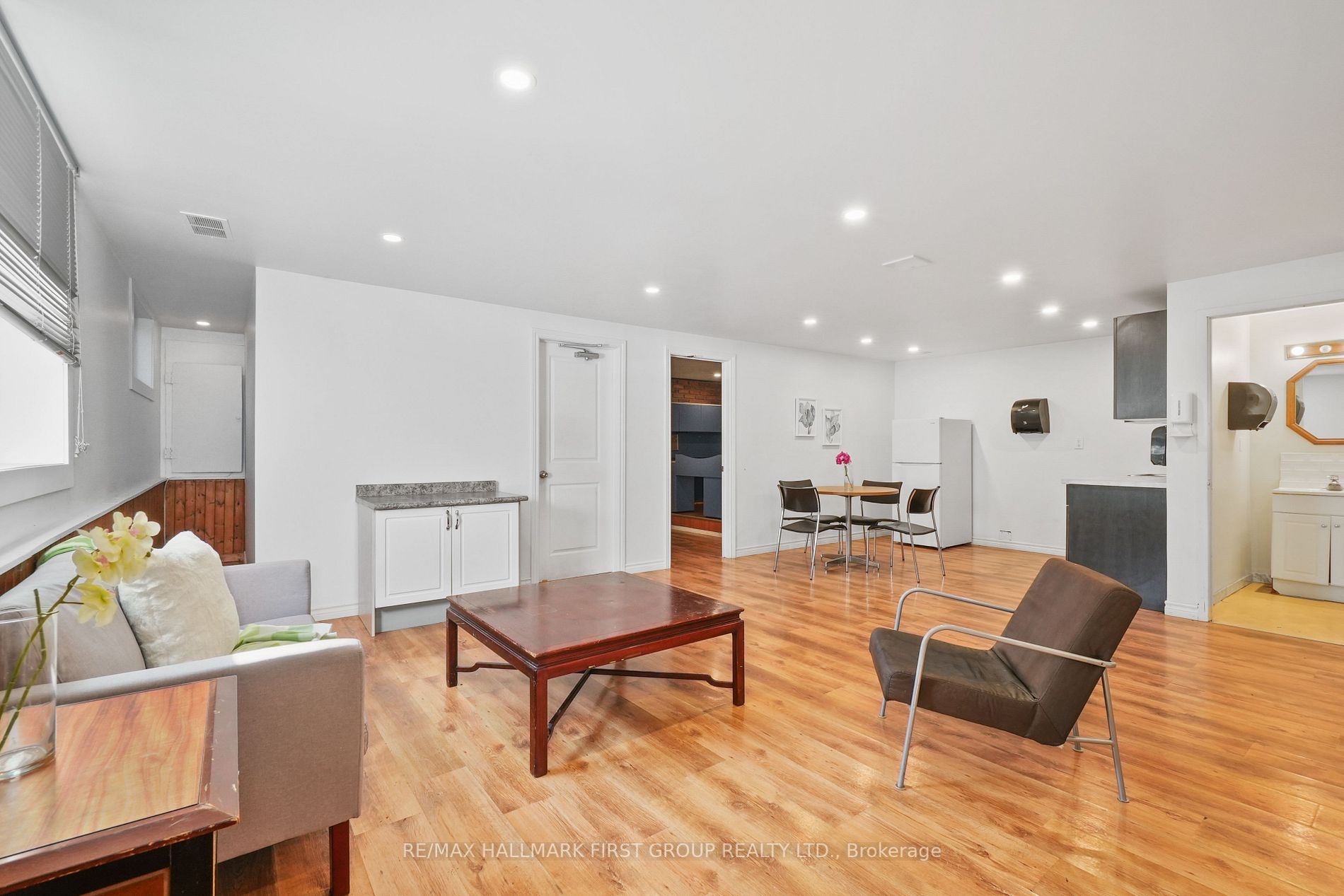 10 Croft St