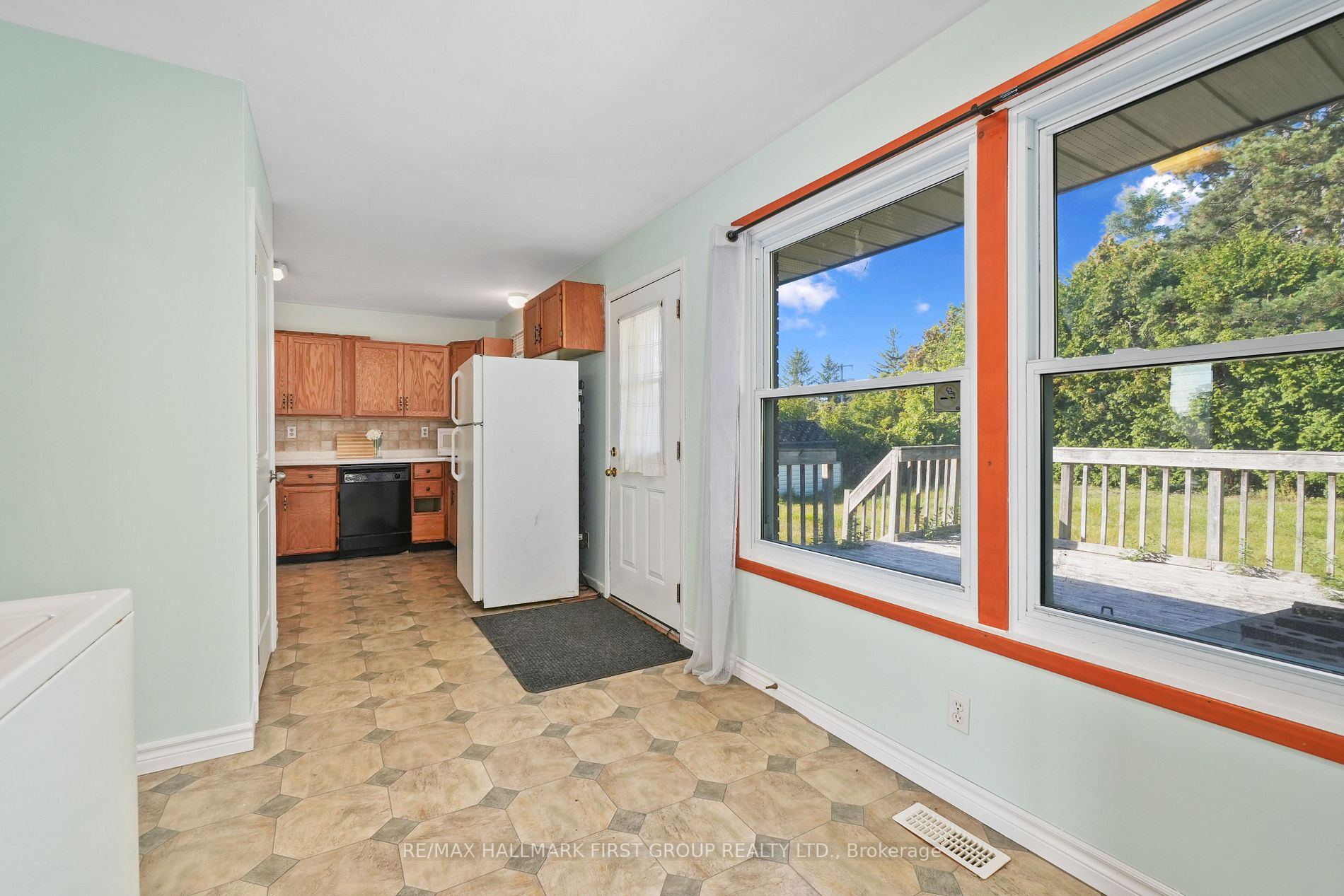 10 Croft St
