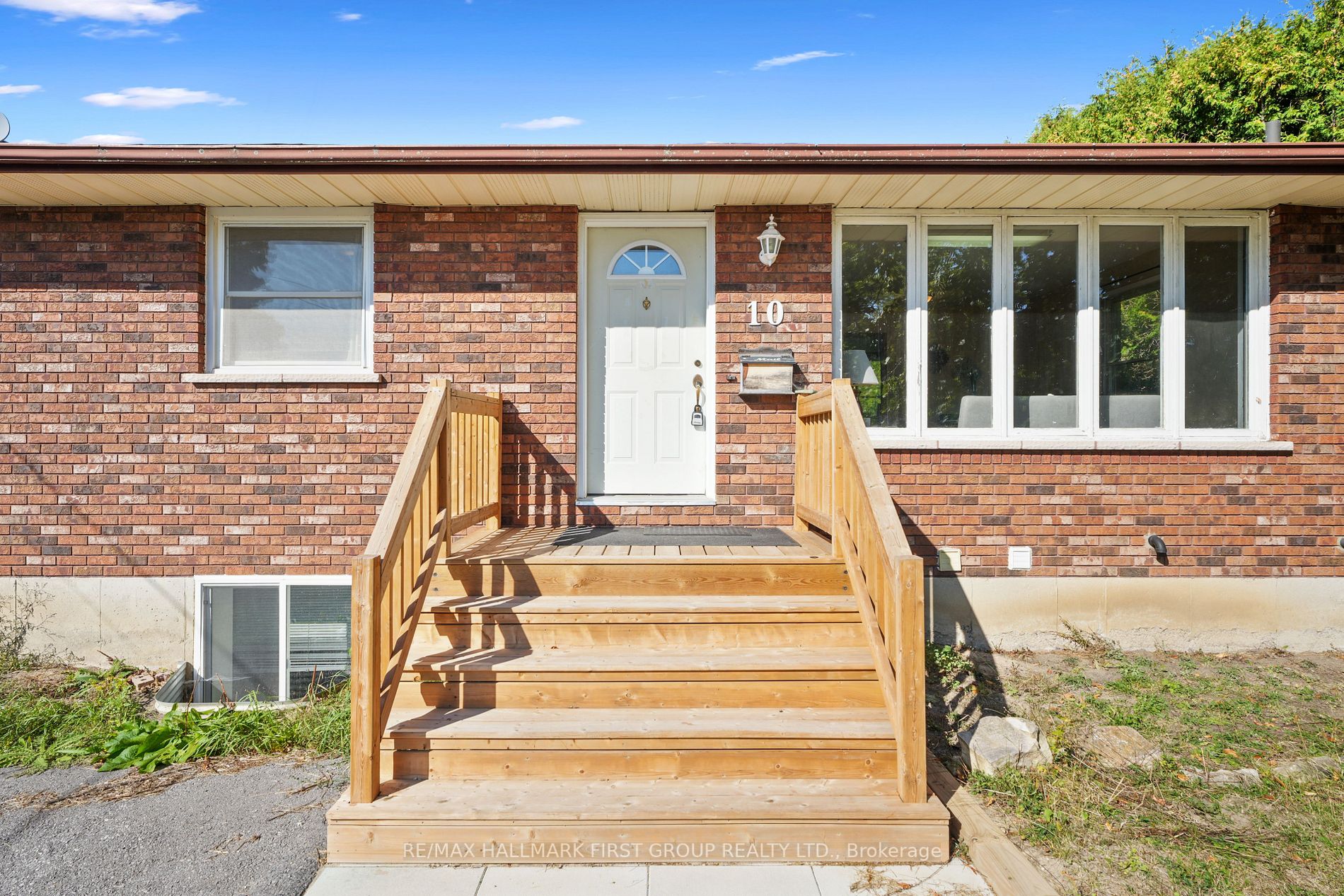 10 Croft St
