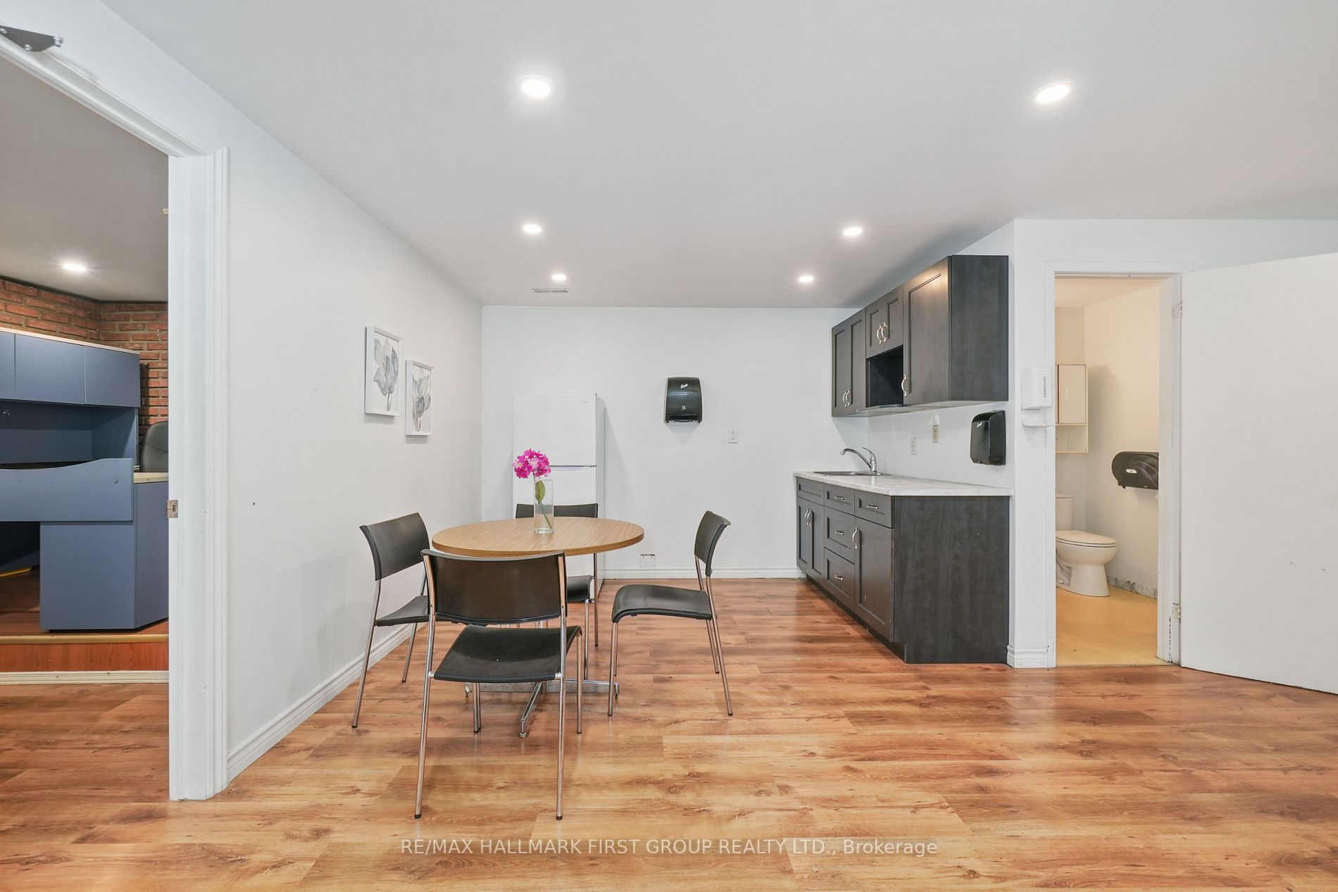 10 Croft St