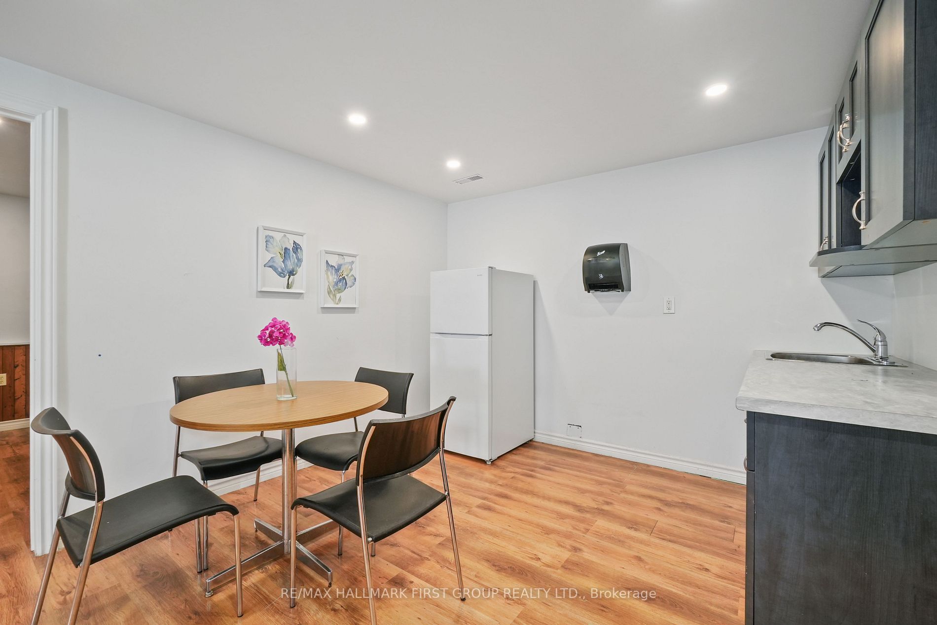 10 Croft St