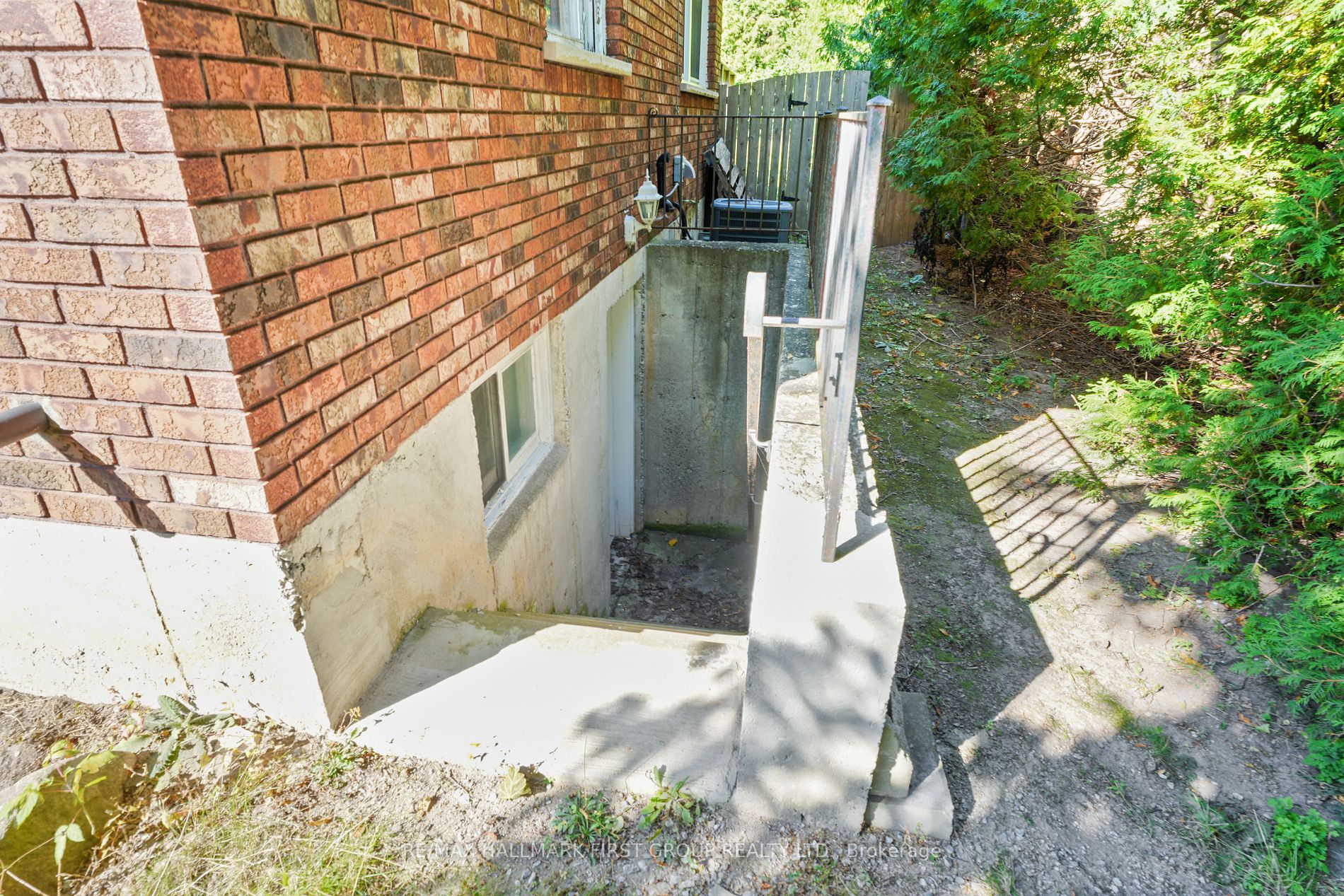 10 Croft St