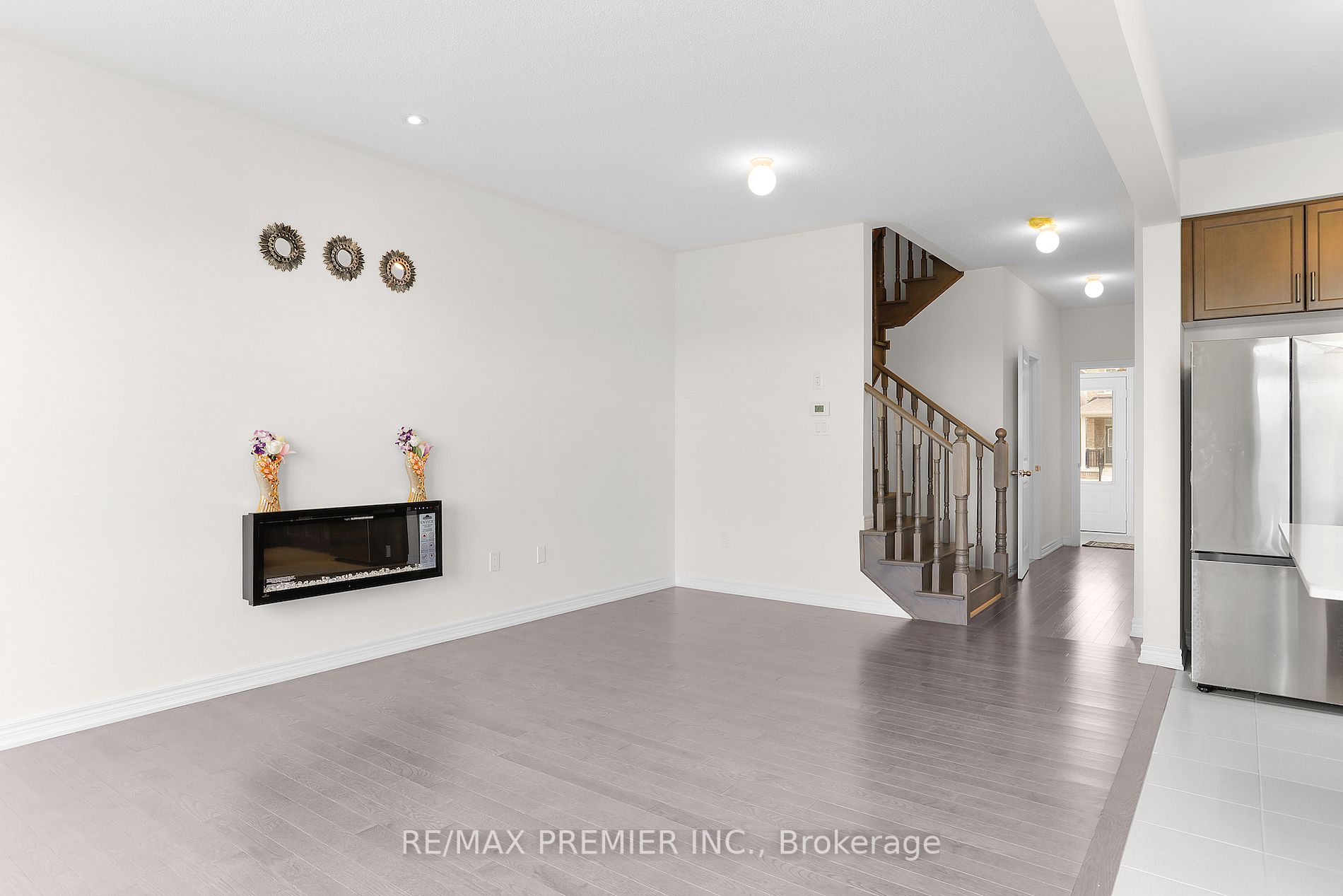 530 Red Elm Road, #TH 3