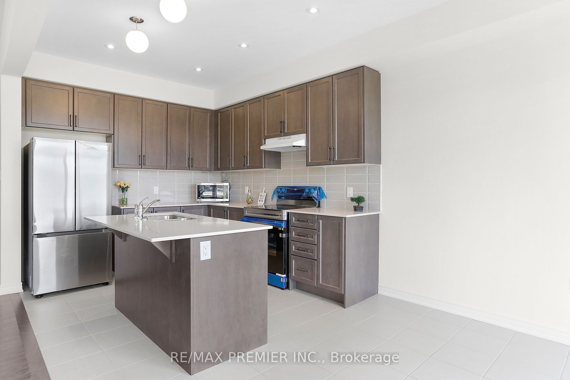 530 Red Elm Road, #TH 3