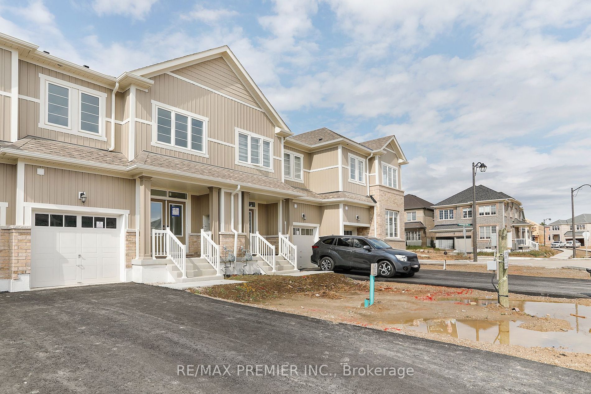 530 Red Elm Road, #TH 3
