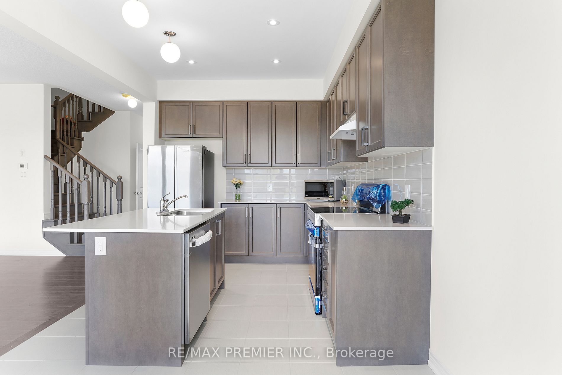 530 Red Elm Road, #TH 3