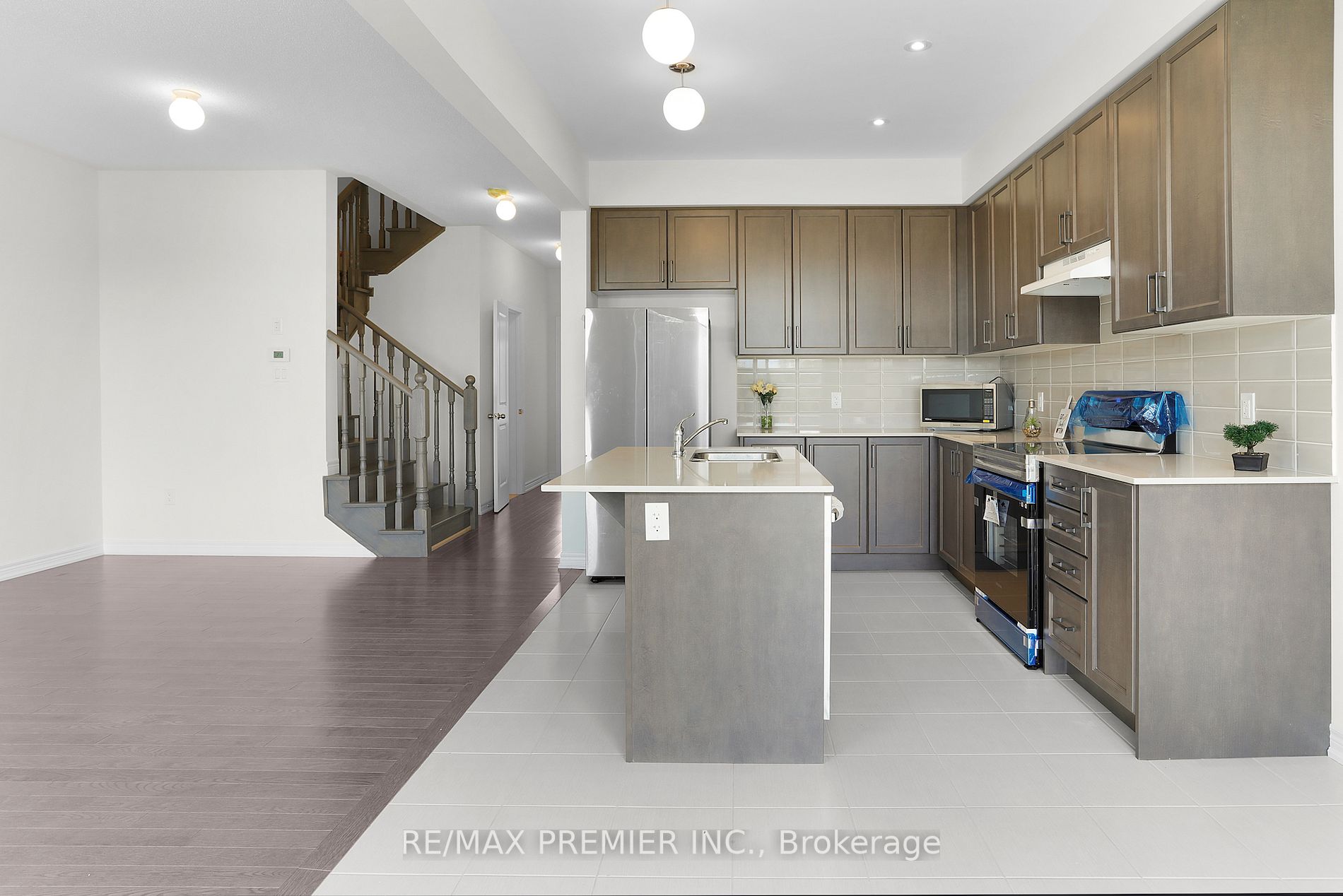 530 Red Elm Road, #TH 3