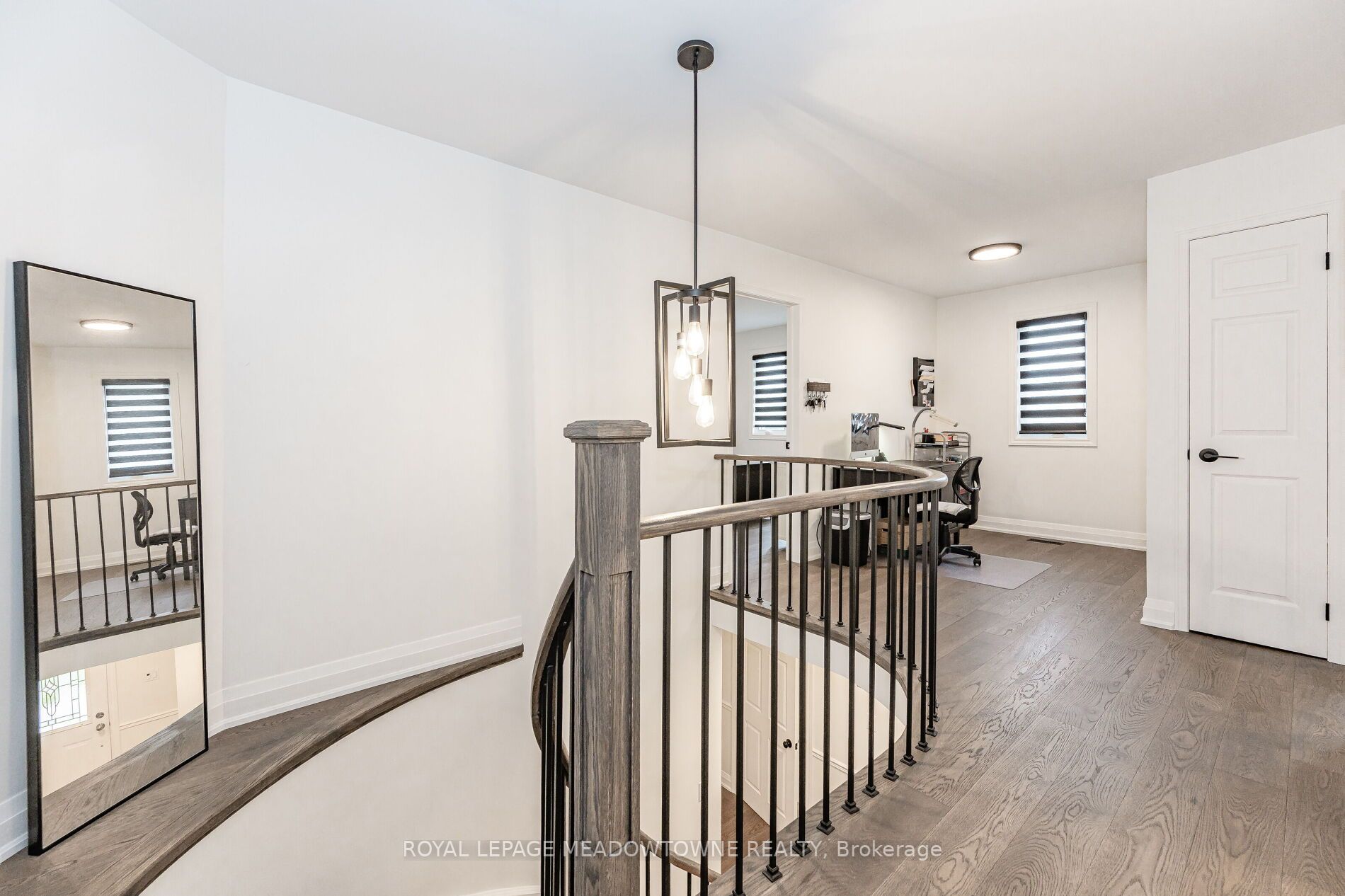74 Royaledge Way