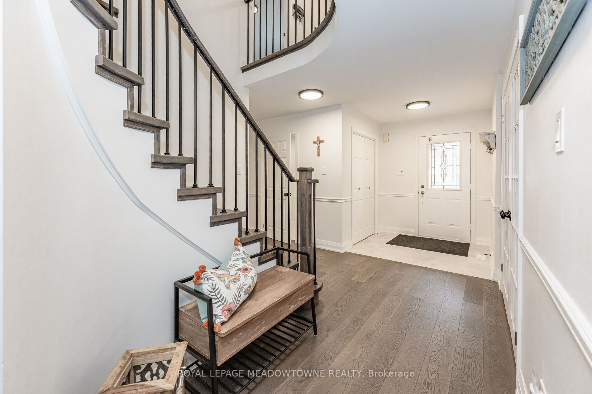74 Royaledge Way