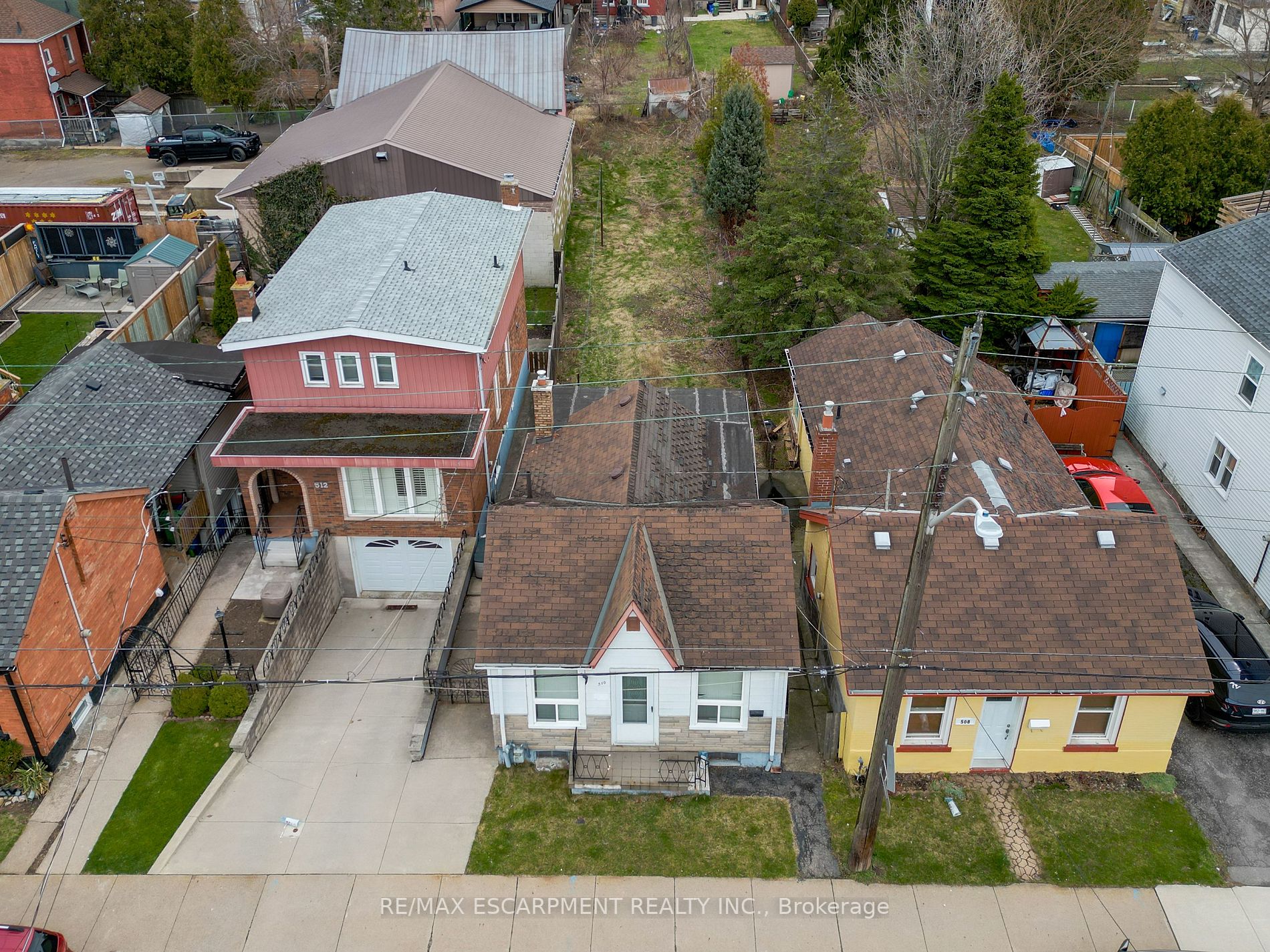 510 John St N