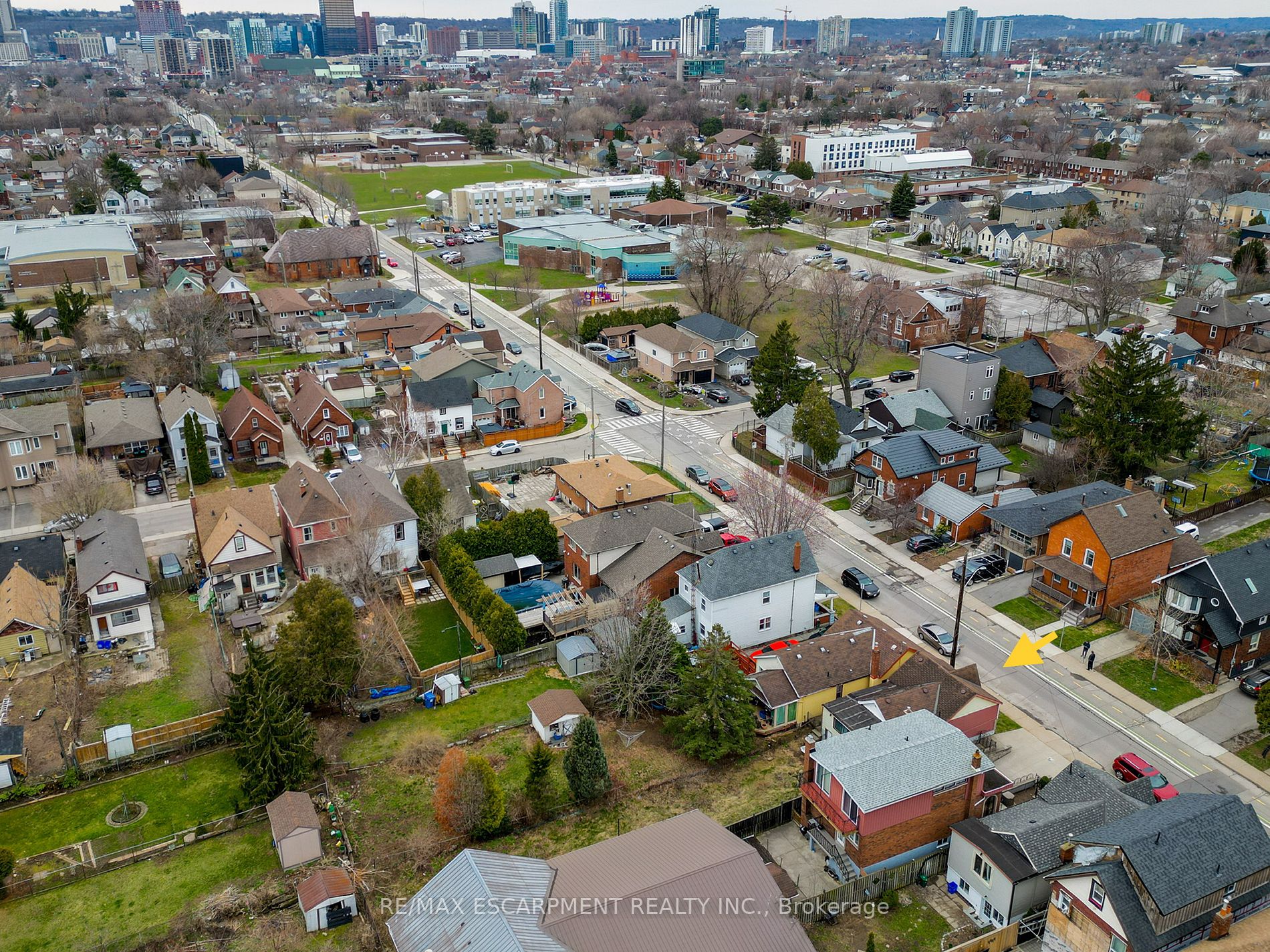 510 John St N