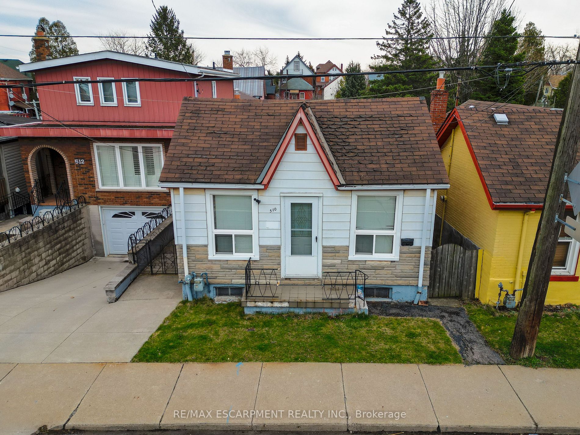 510 John St N