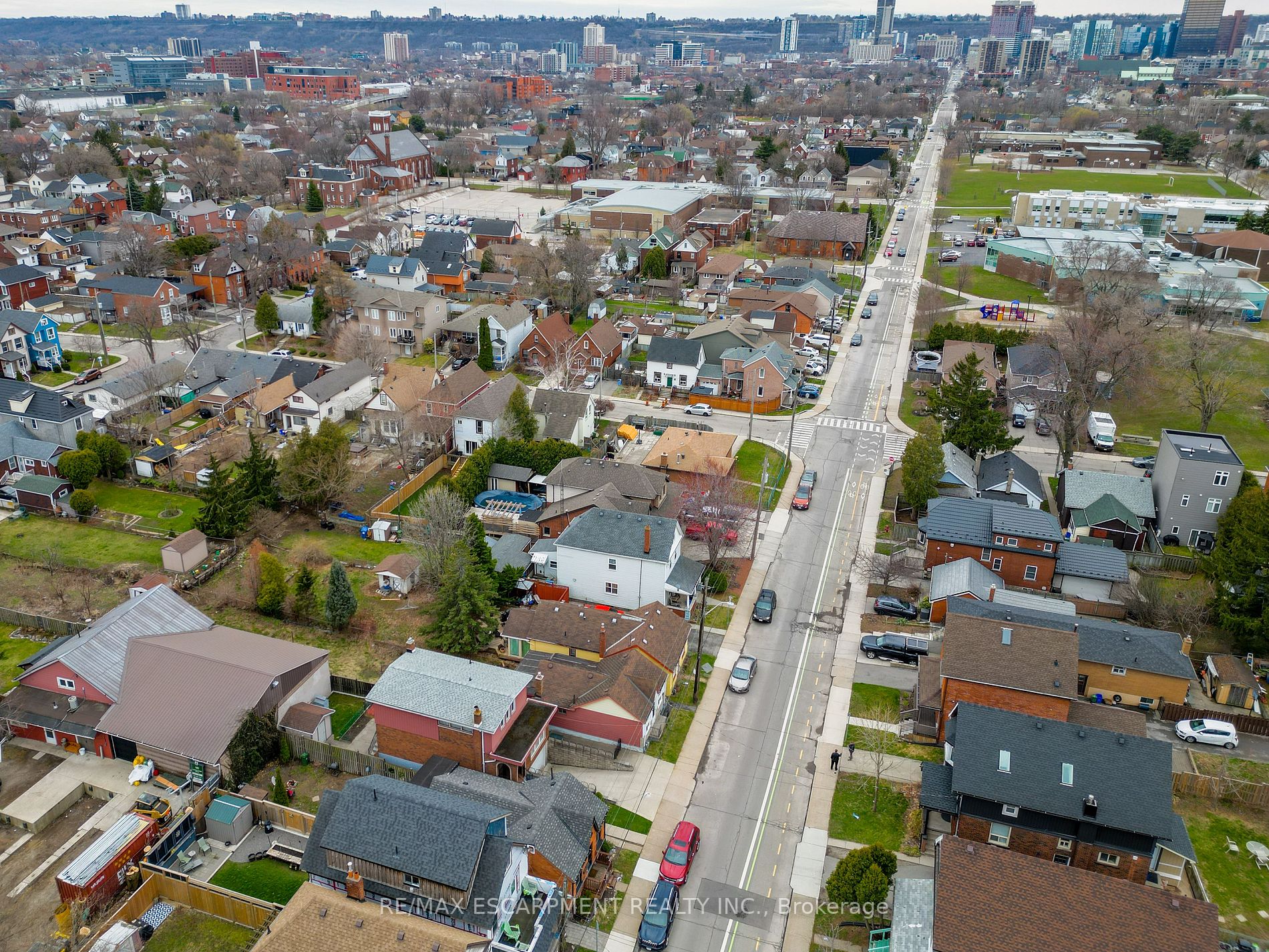 510 John St N