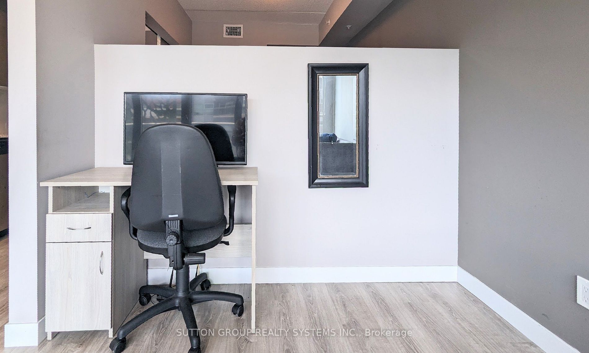 250 Albert Street, #504
