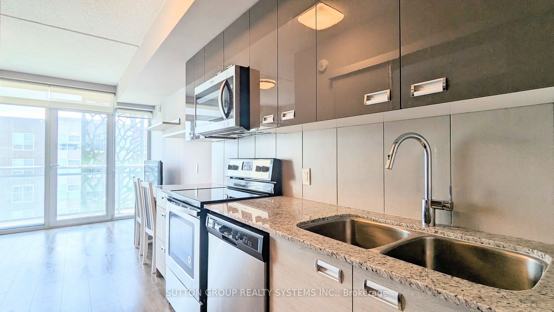 250 Albert Street, #504