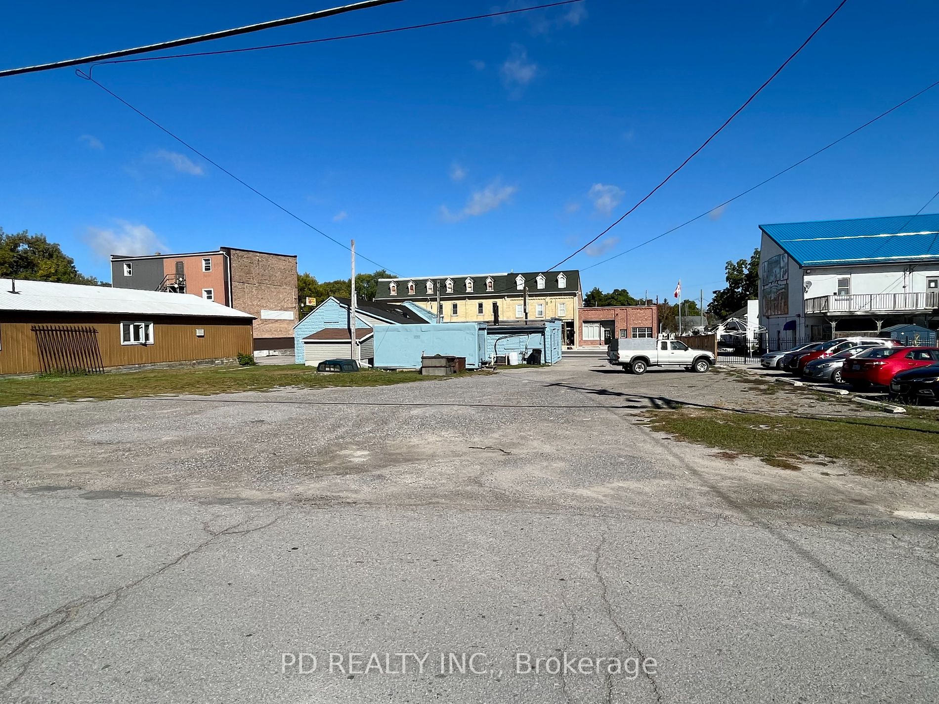 40 King St E