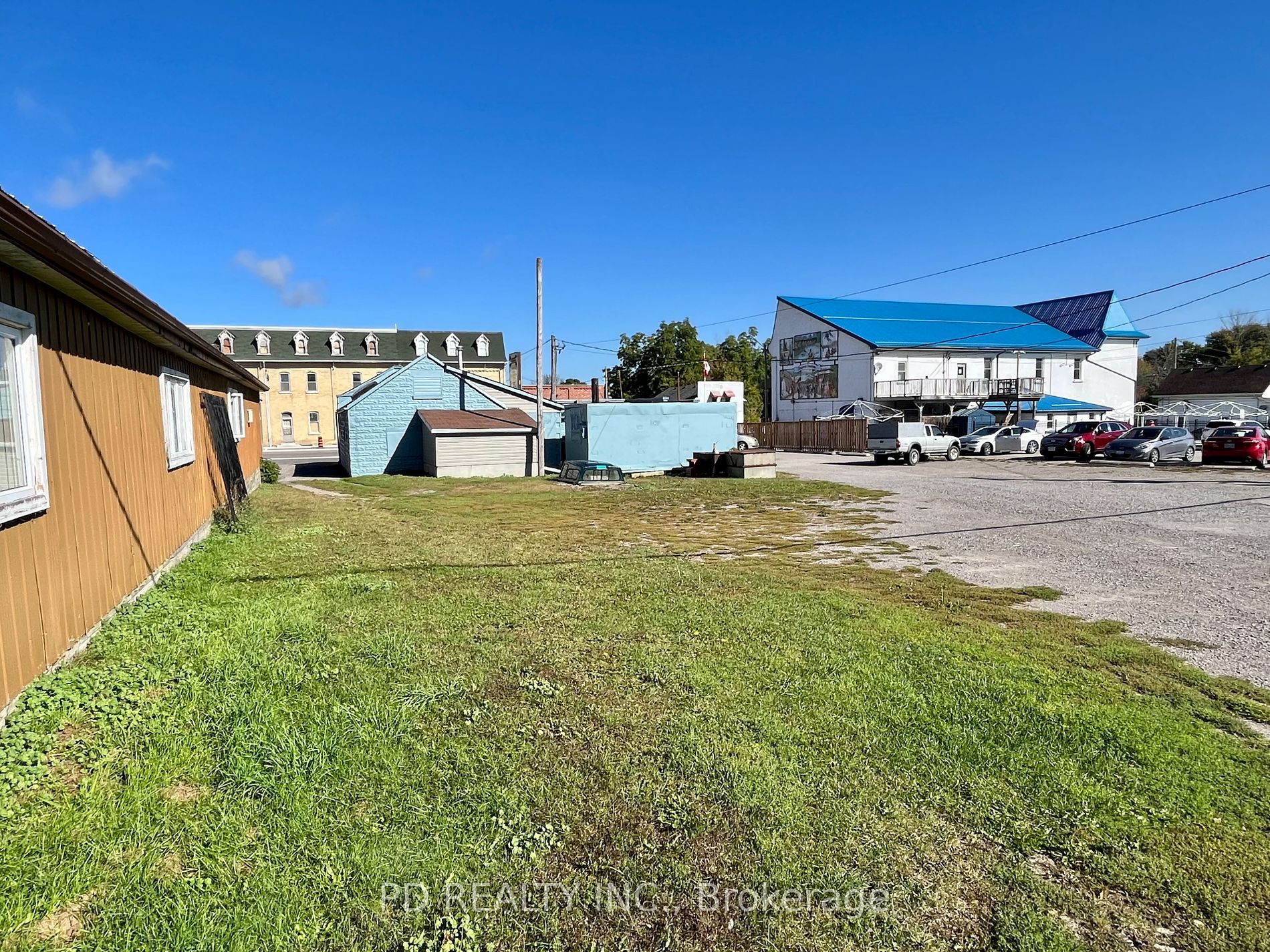 40 King St E
