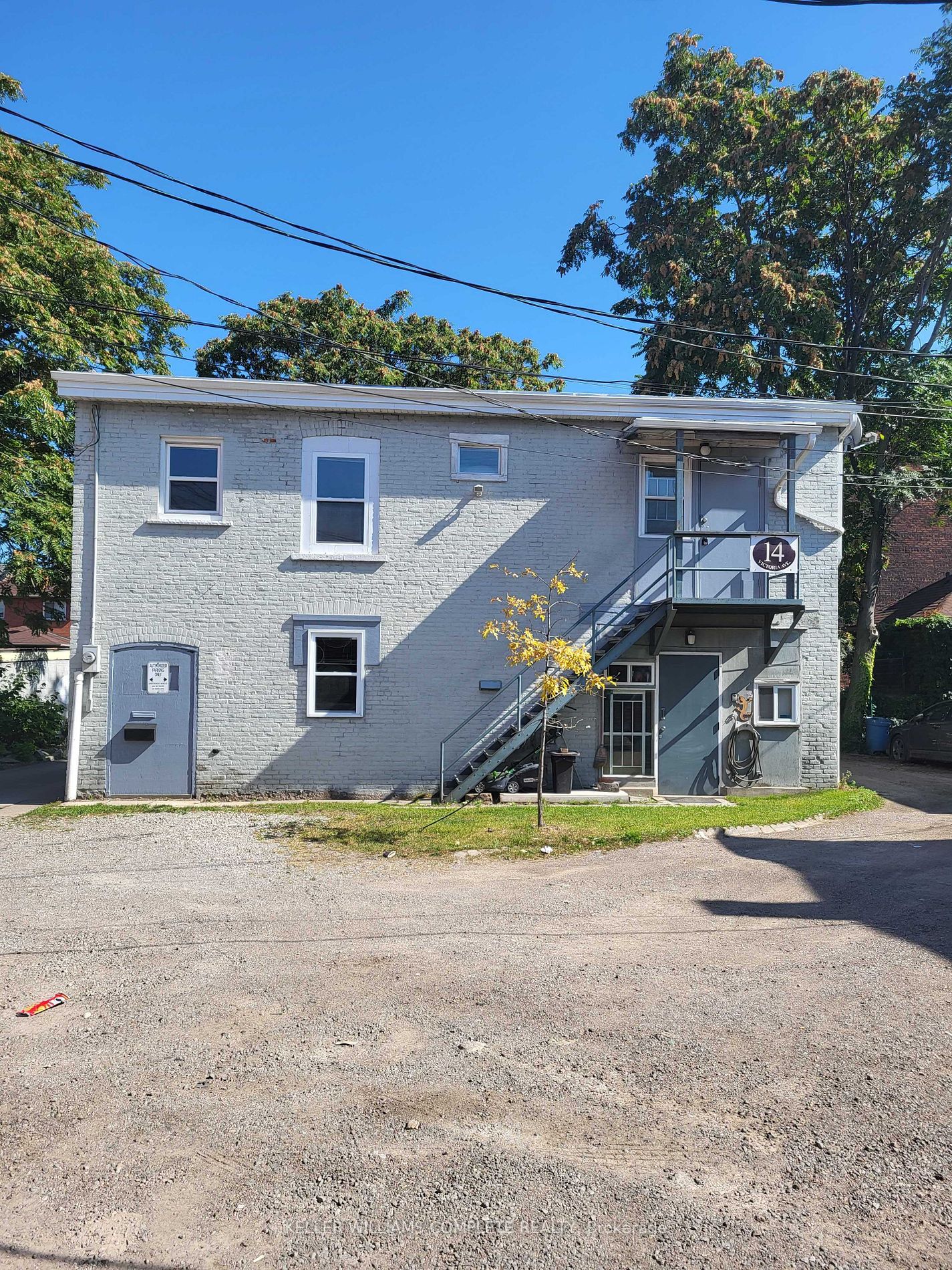 14 Victoria Avenue N