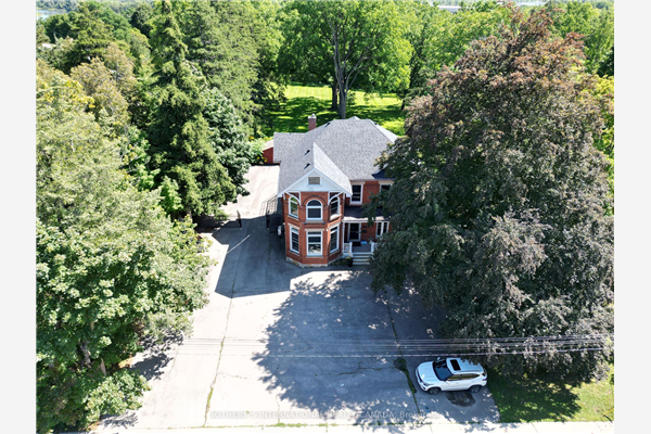 199 Grand River St, Brant
