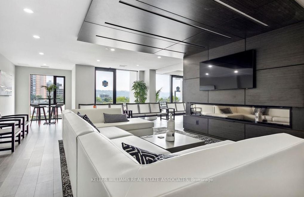 #1612 - 15 Queen St S, Hamilton