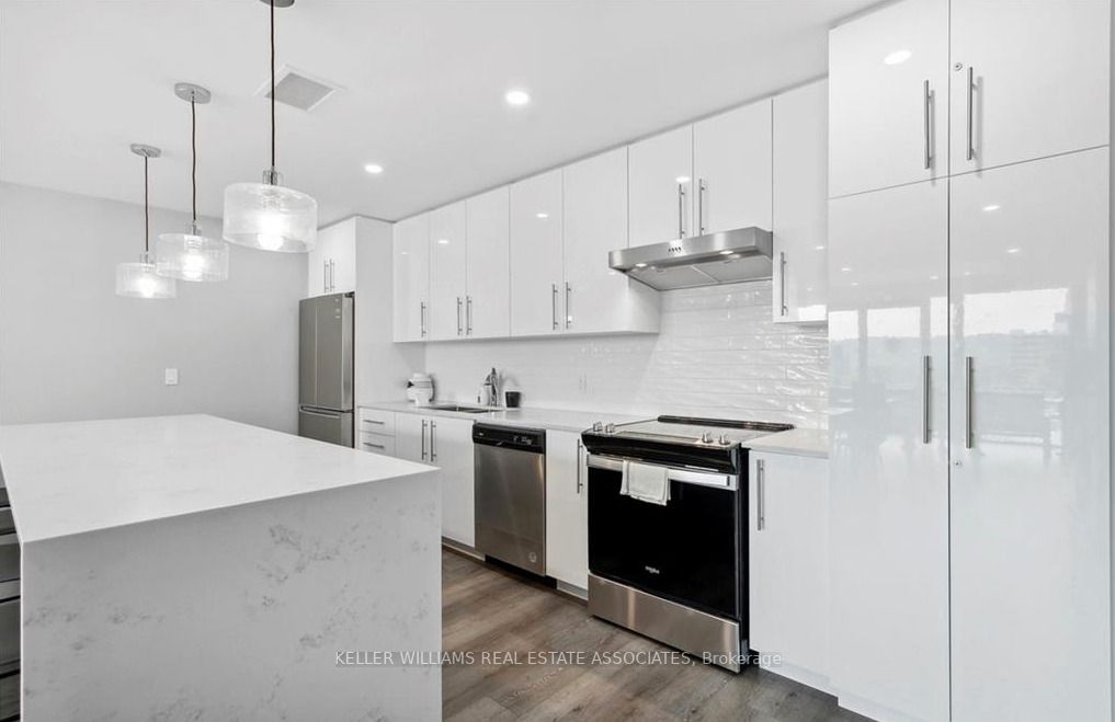 #1612 - 15 Queen St S, Hamilton
