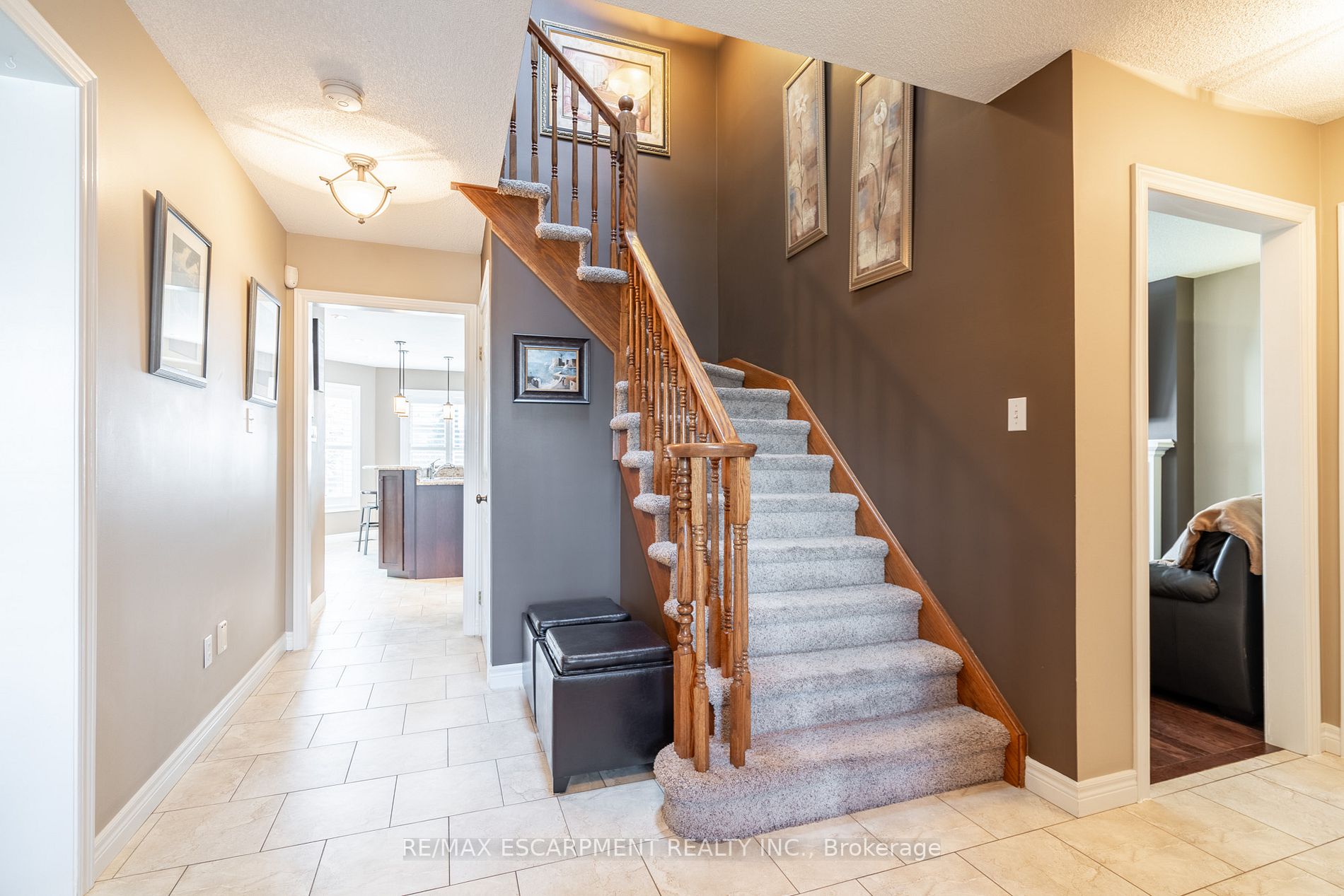 19 Falconridge Dr