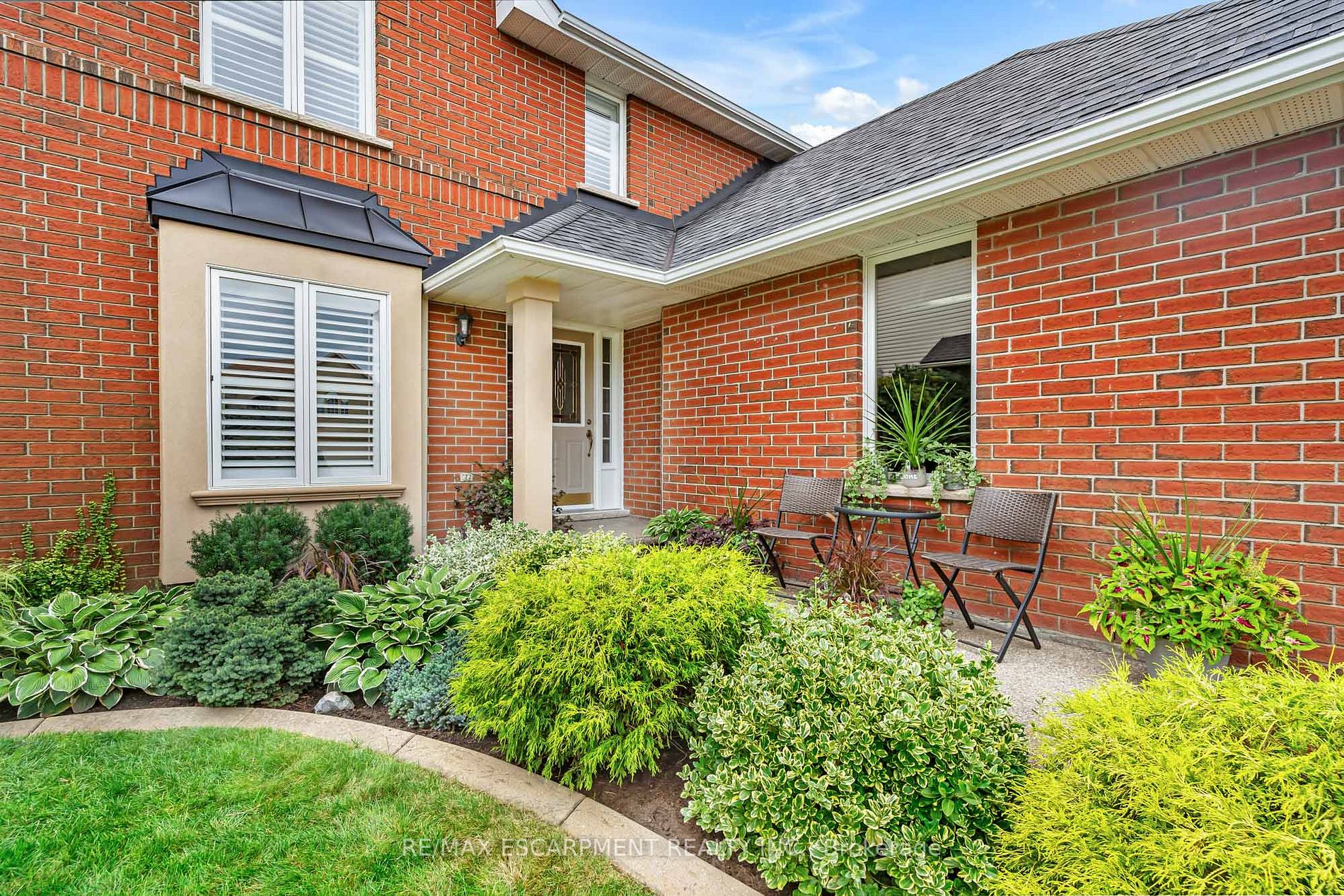 19 Falconridge Dr