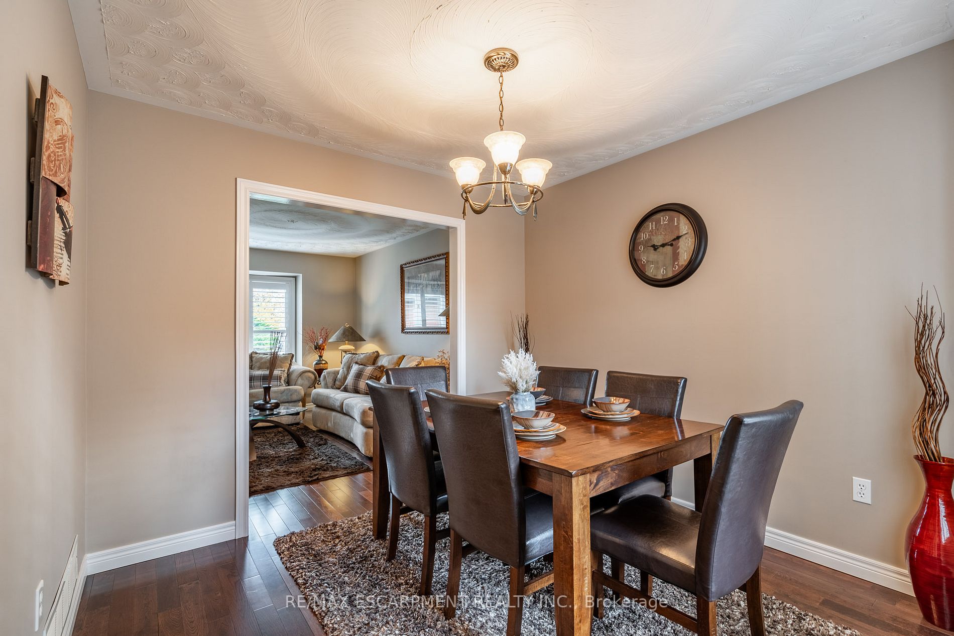 19 Falconridge Dr