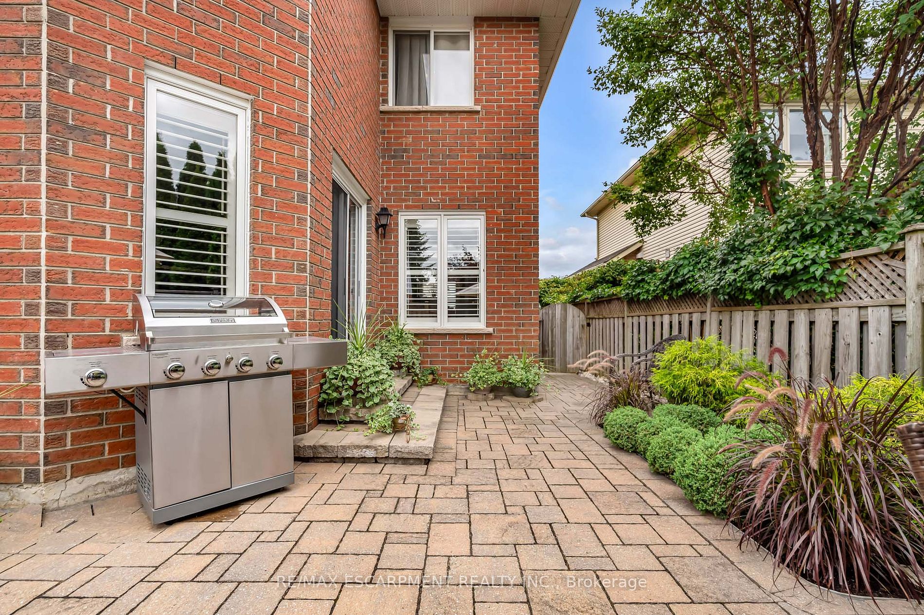 19 Falconridge Dr