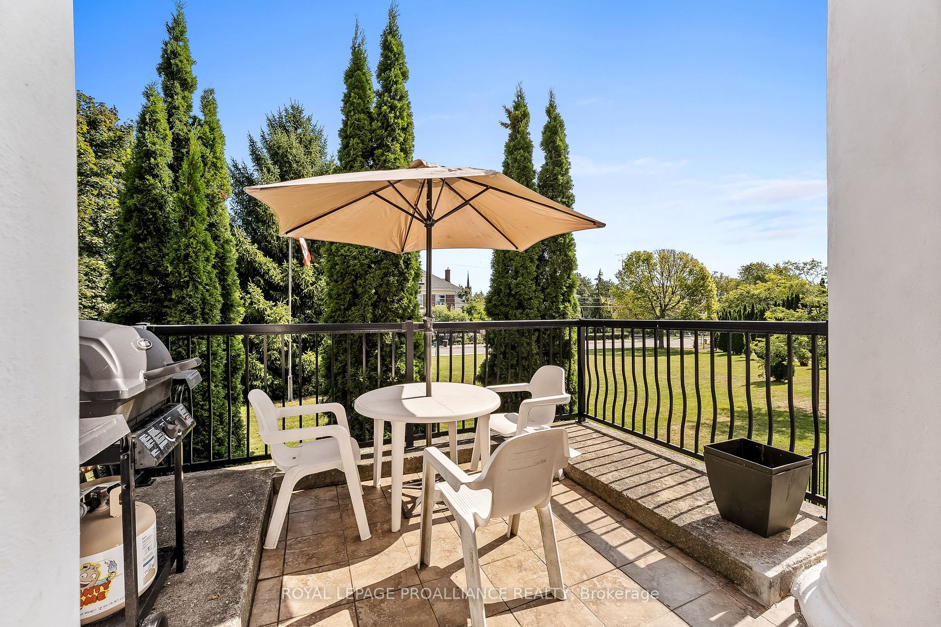 323 George St, #206