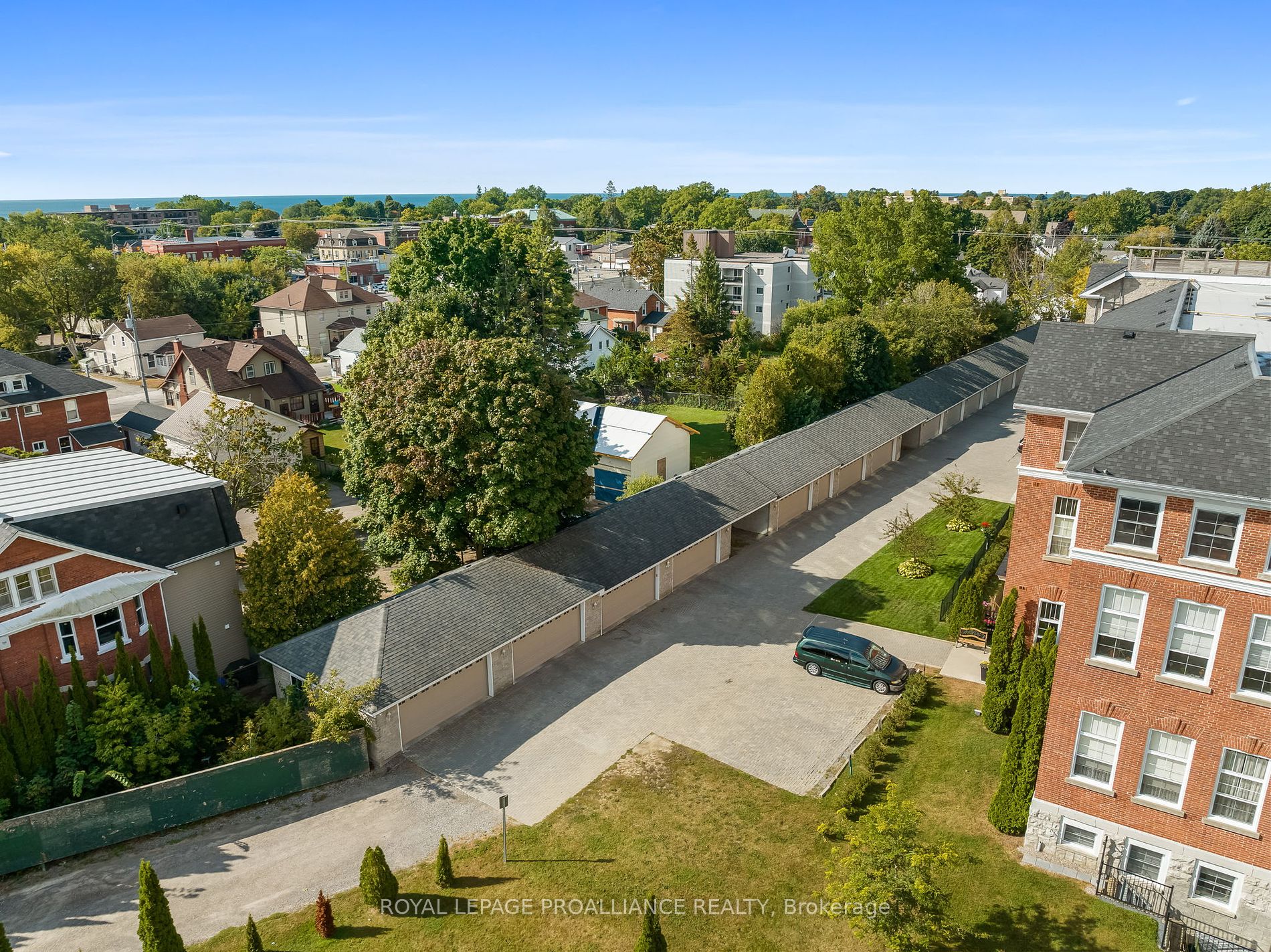 323 George St, #206