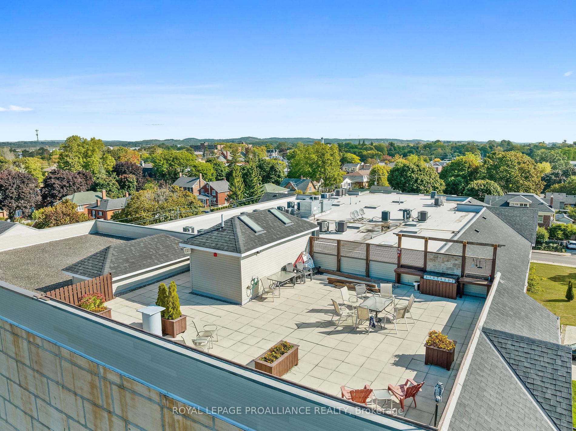 323 George St, #206