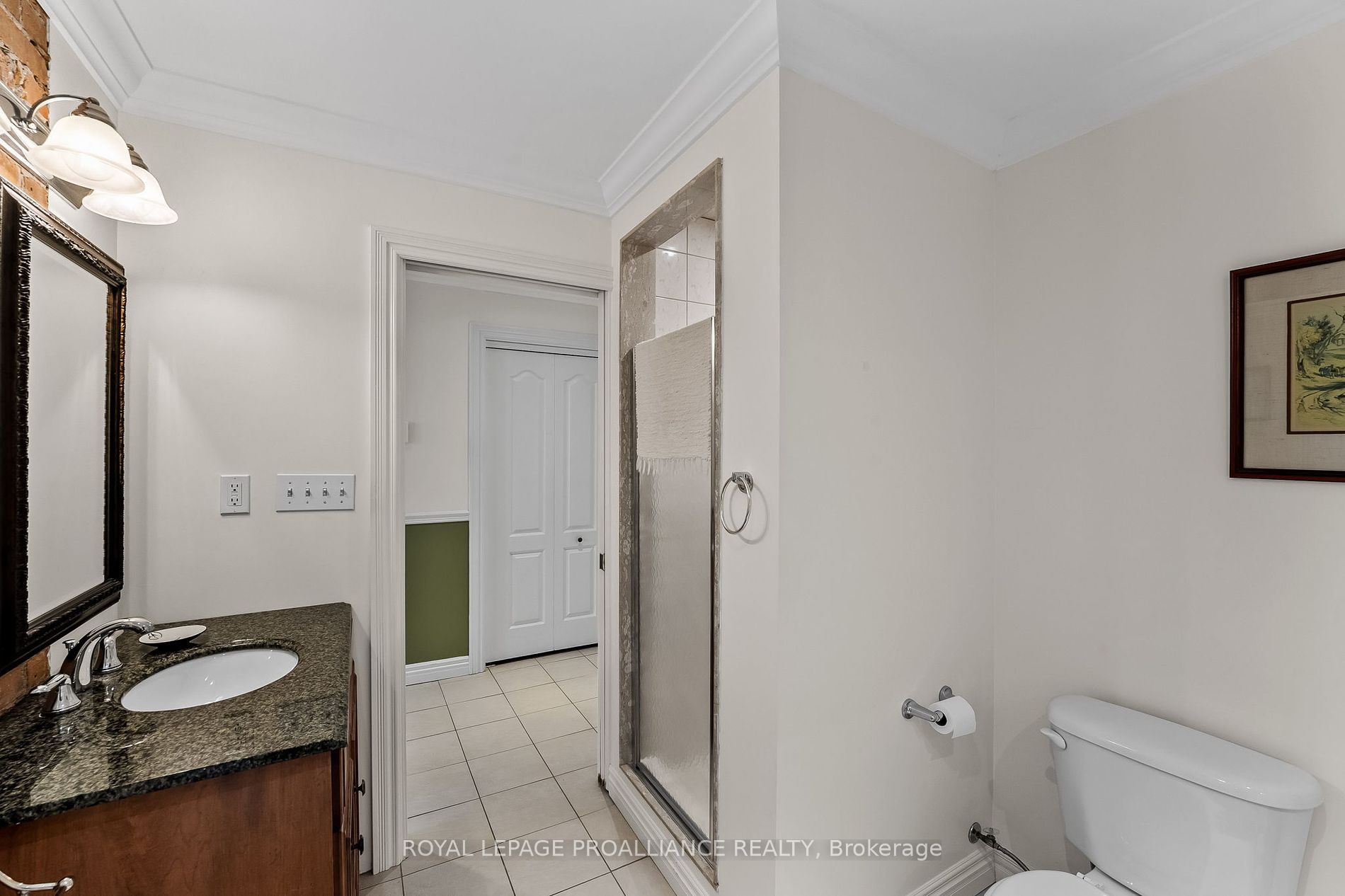323 George St, #206