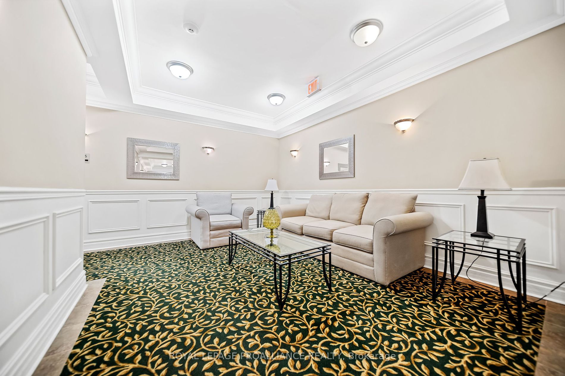 323 George St, #206