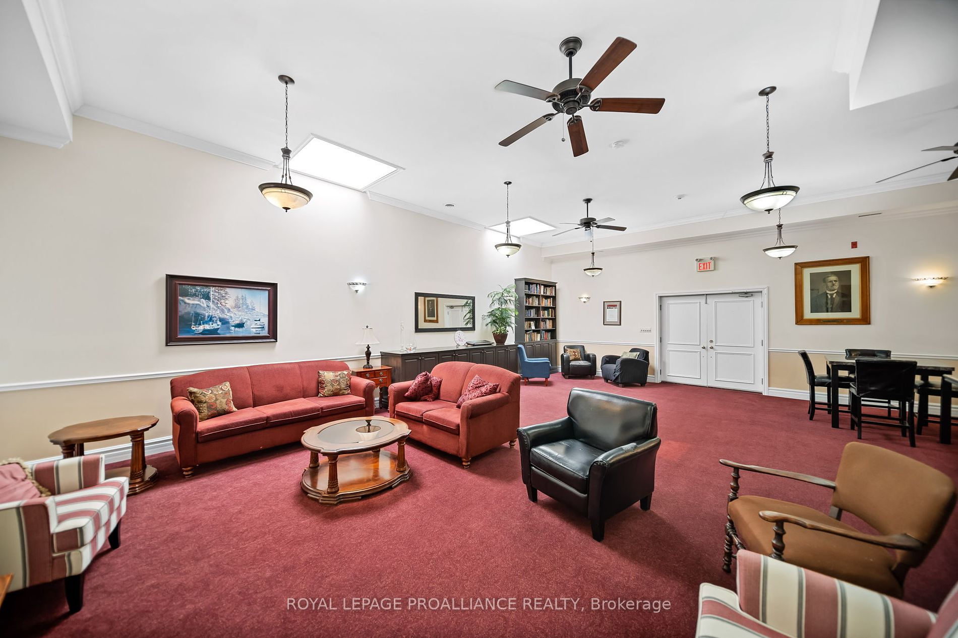 323 George St, #206