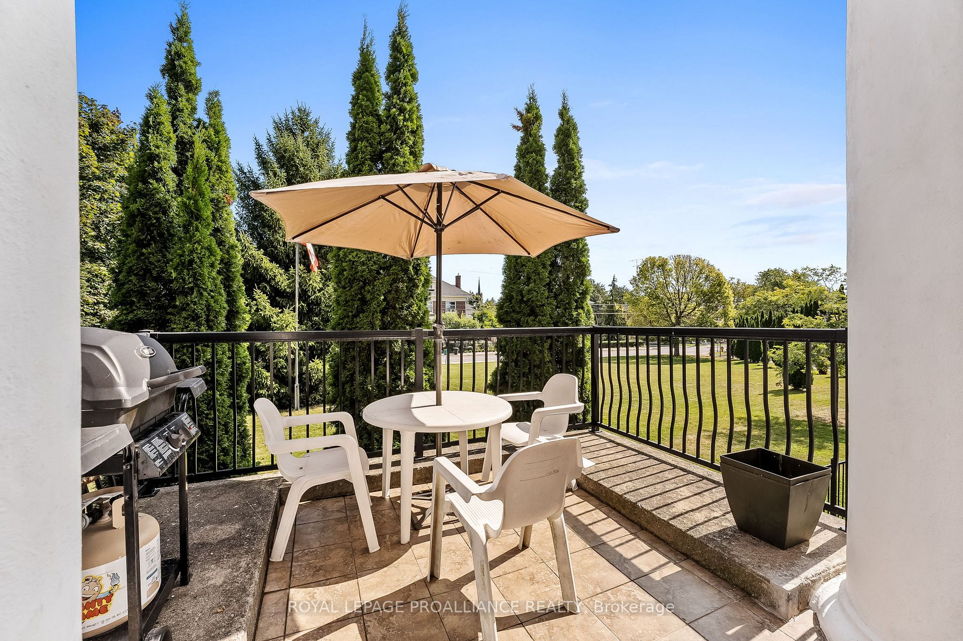 323 George St, #206